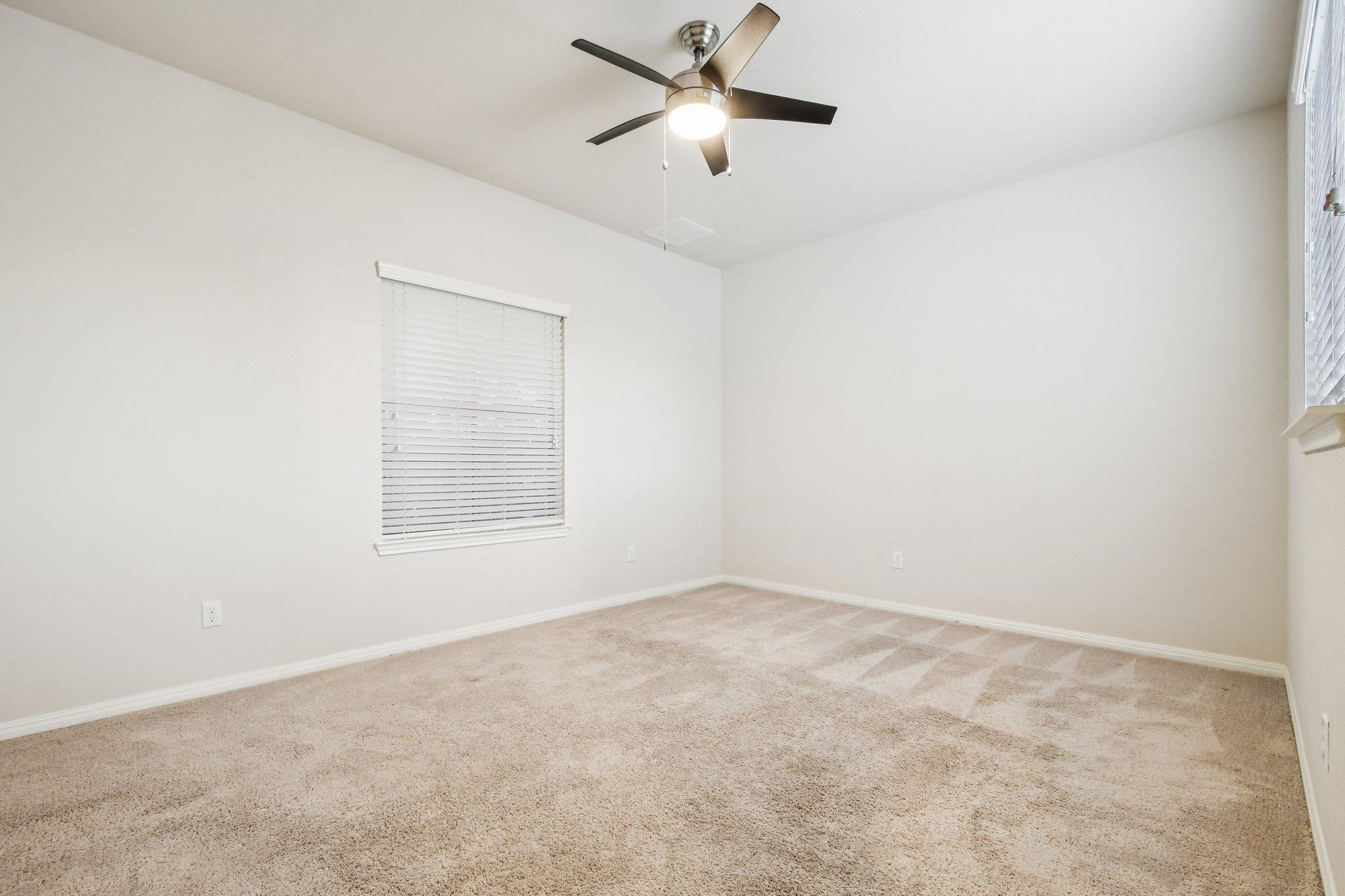 634 Irvin Dr Property Photo 32