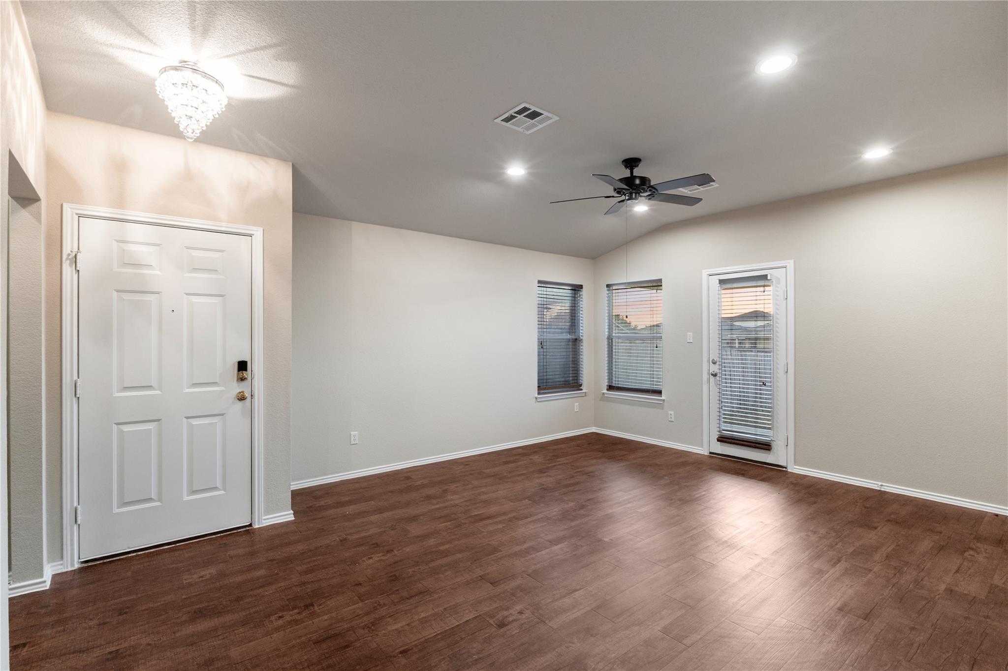 13326 James Monroe St Property Photo 5