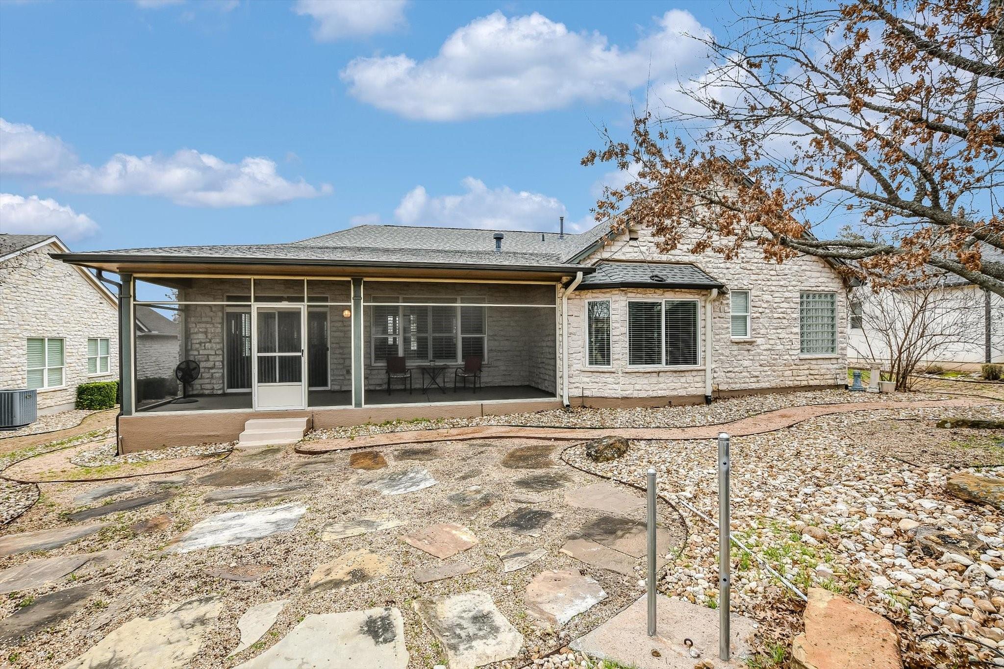 111 Chuckwagon Trl Property Photo 29