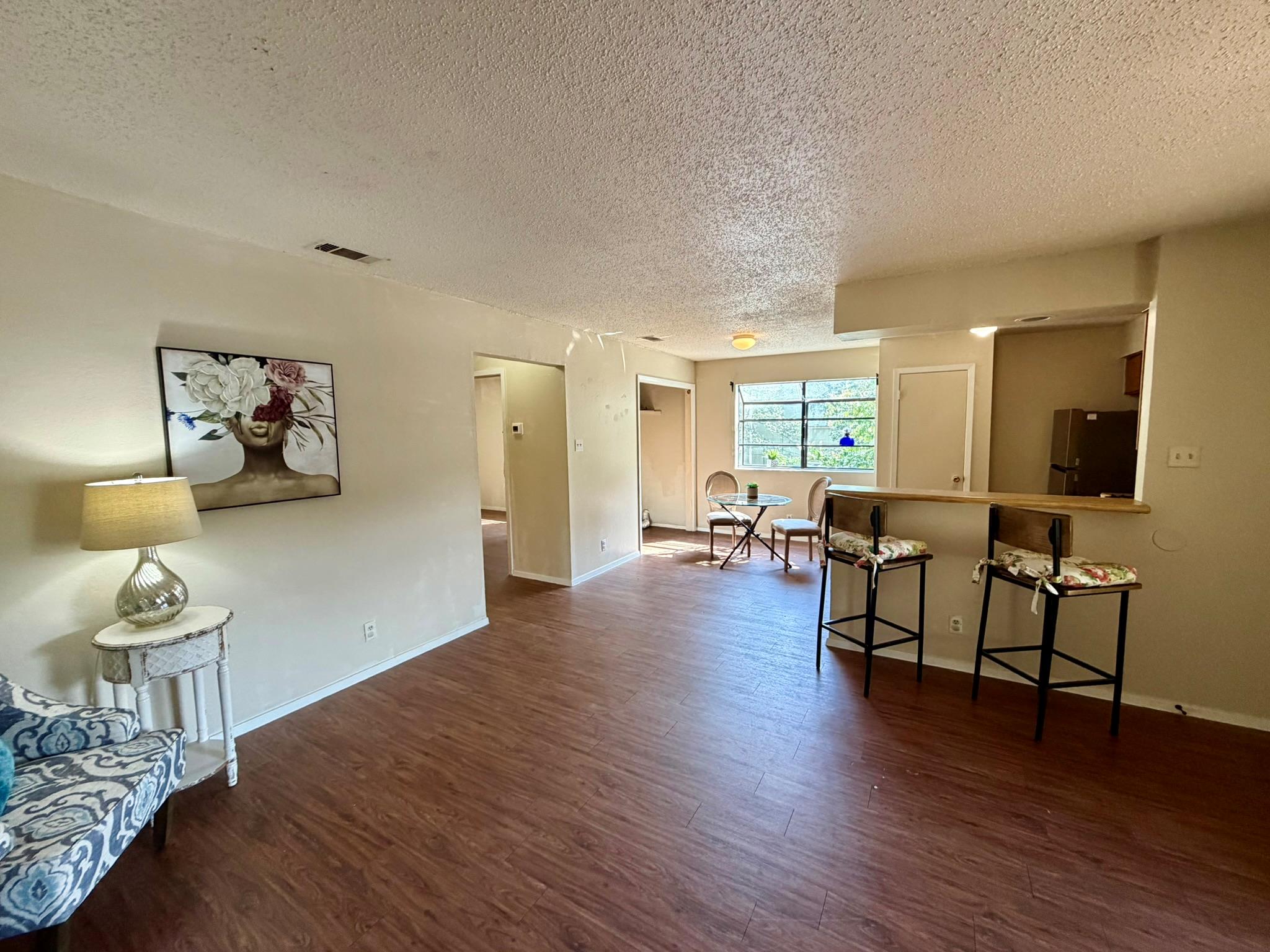 402 Hedgewood Dr #c Property Photo 3