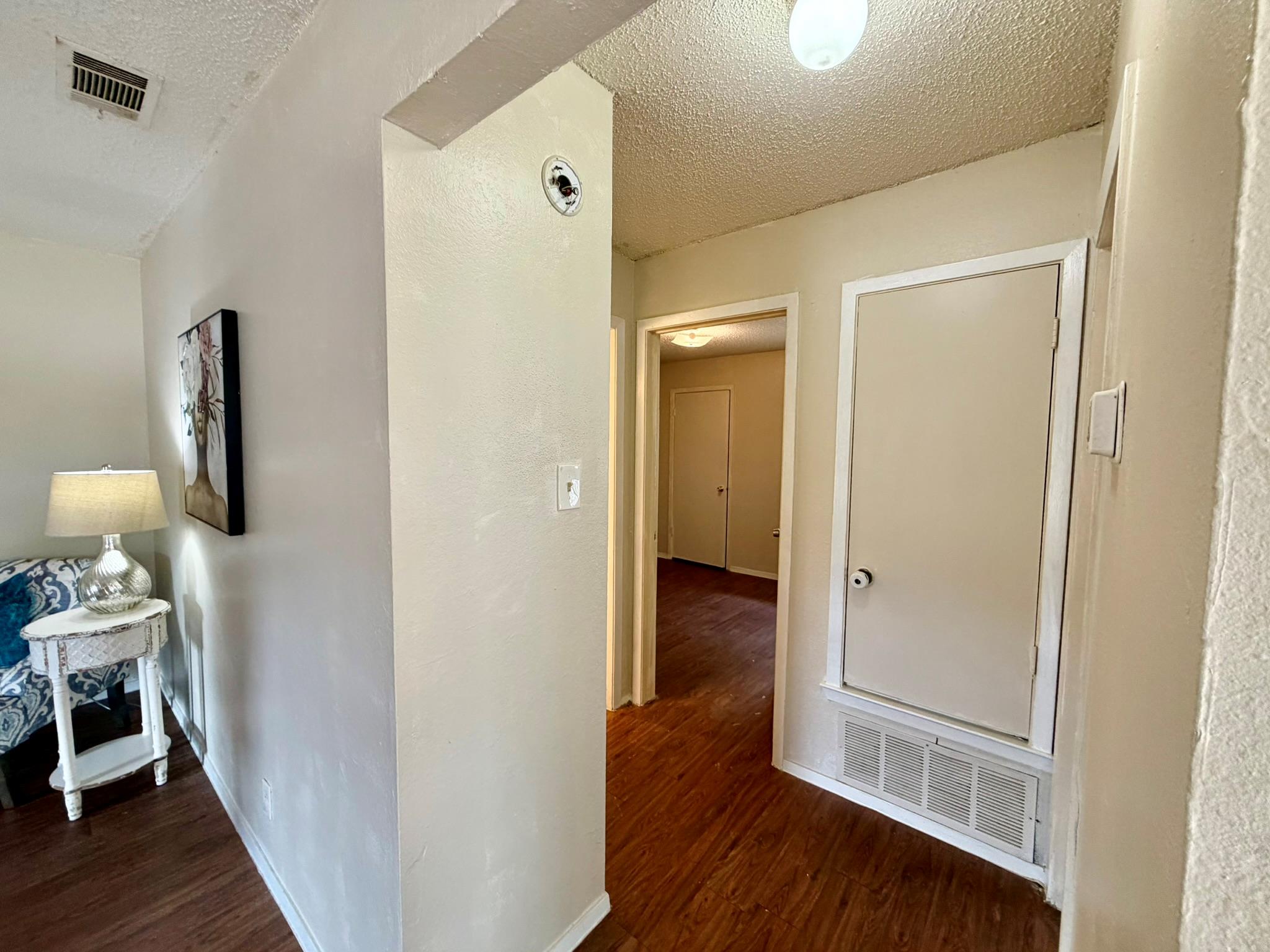402 Hedgewood Dr #c Property Photo 7