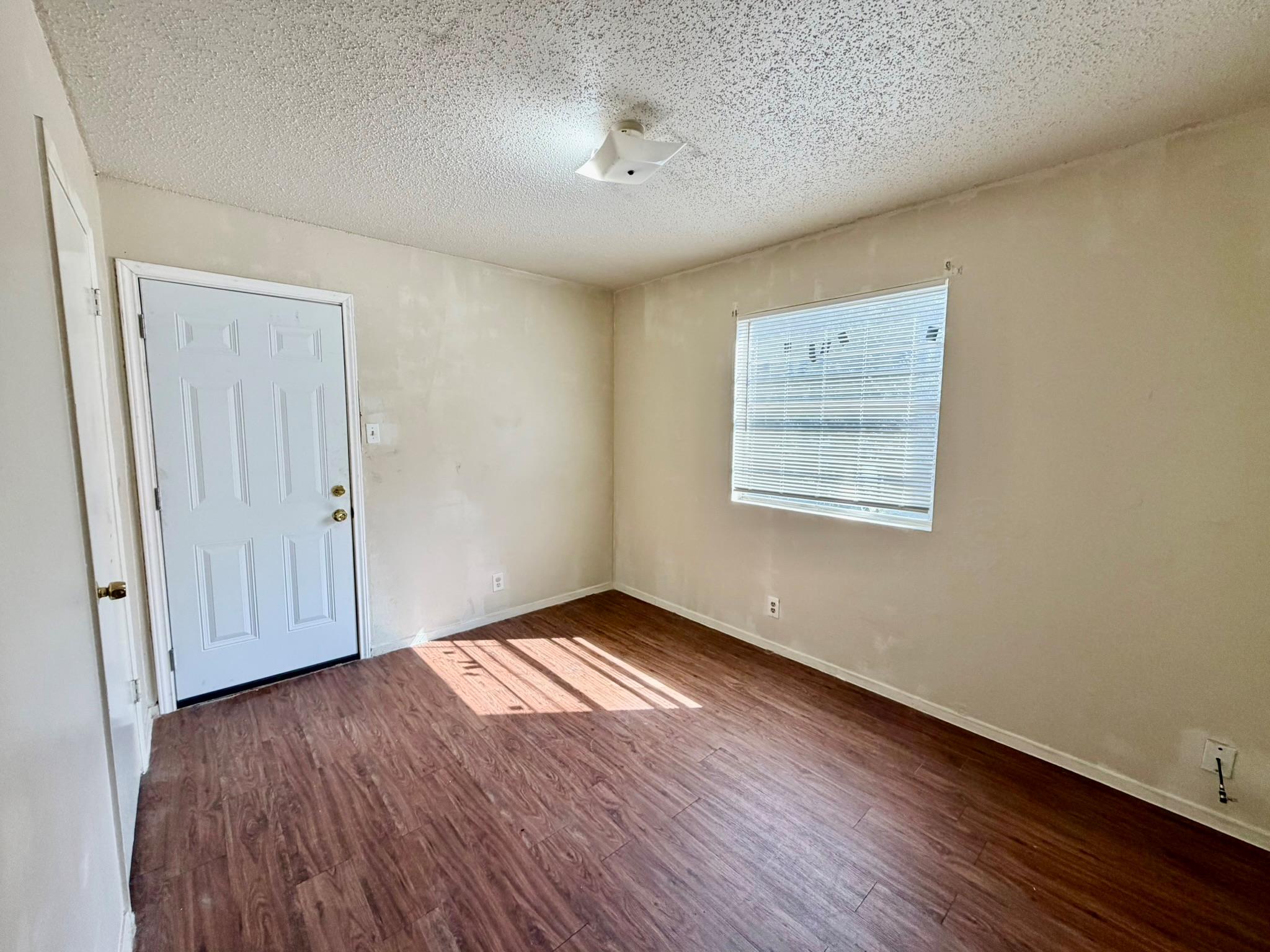 402 Hedgewood Dr #c Property Photo 9