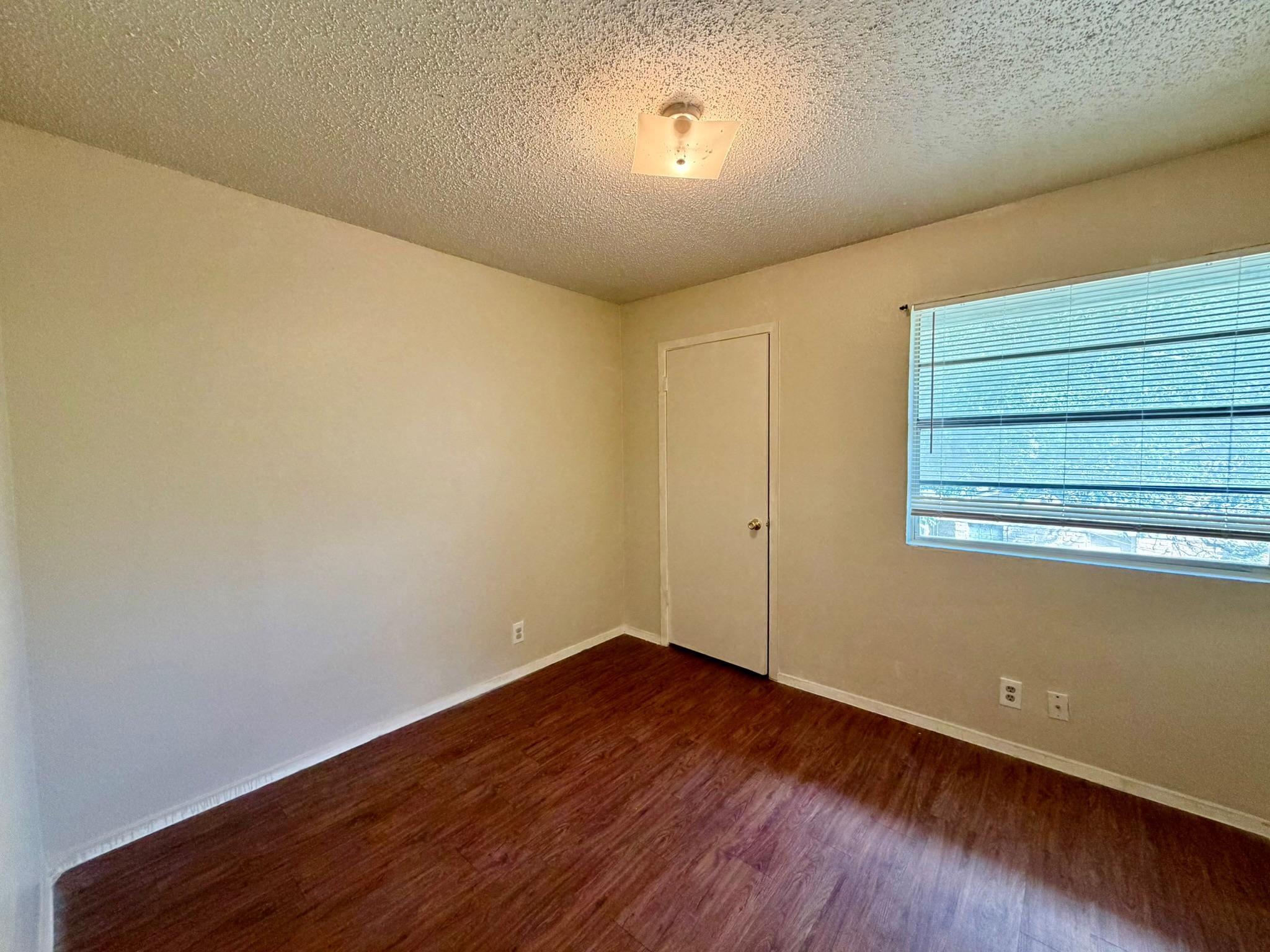 402 Hedgewood Dr #c Property Photo 10