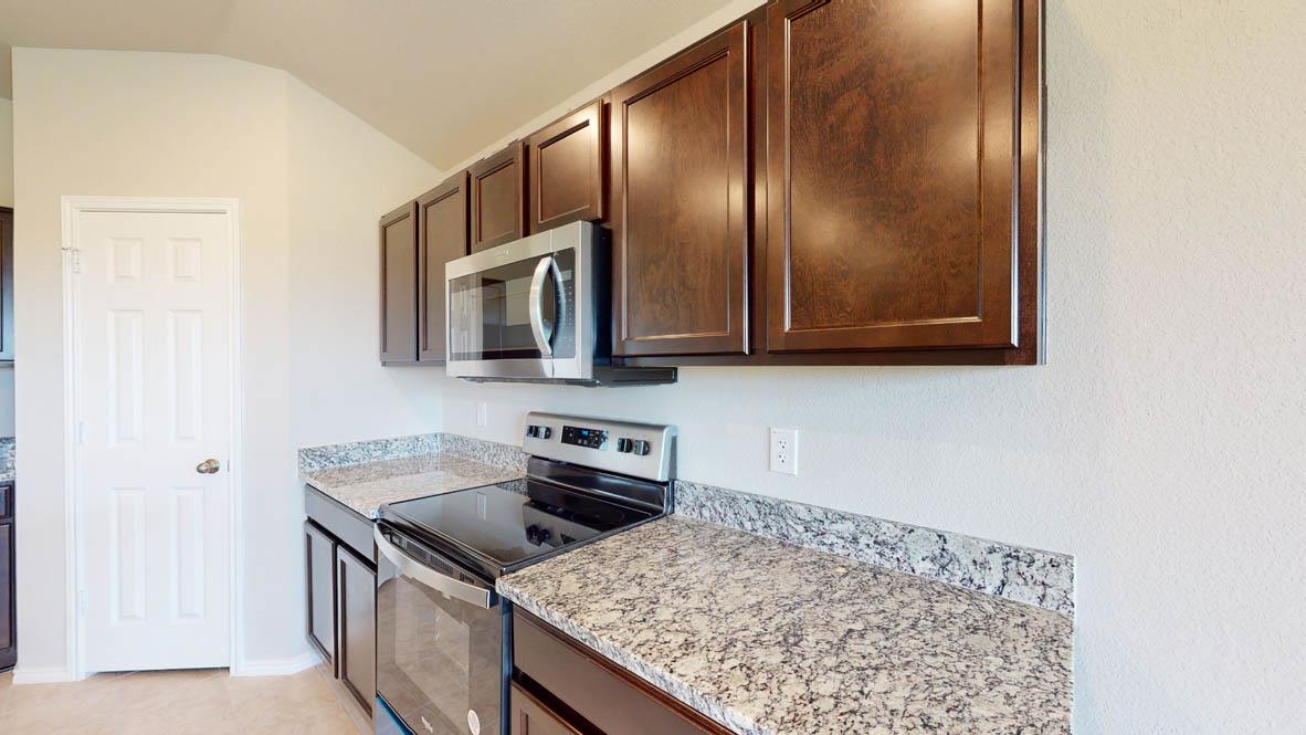 1305 Rolling Thunder Dr Property Photo 4