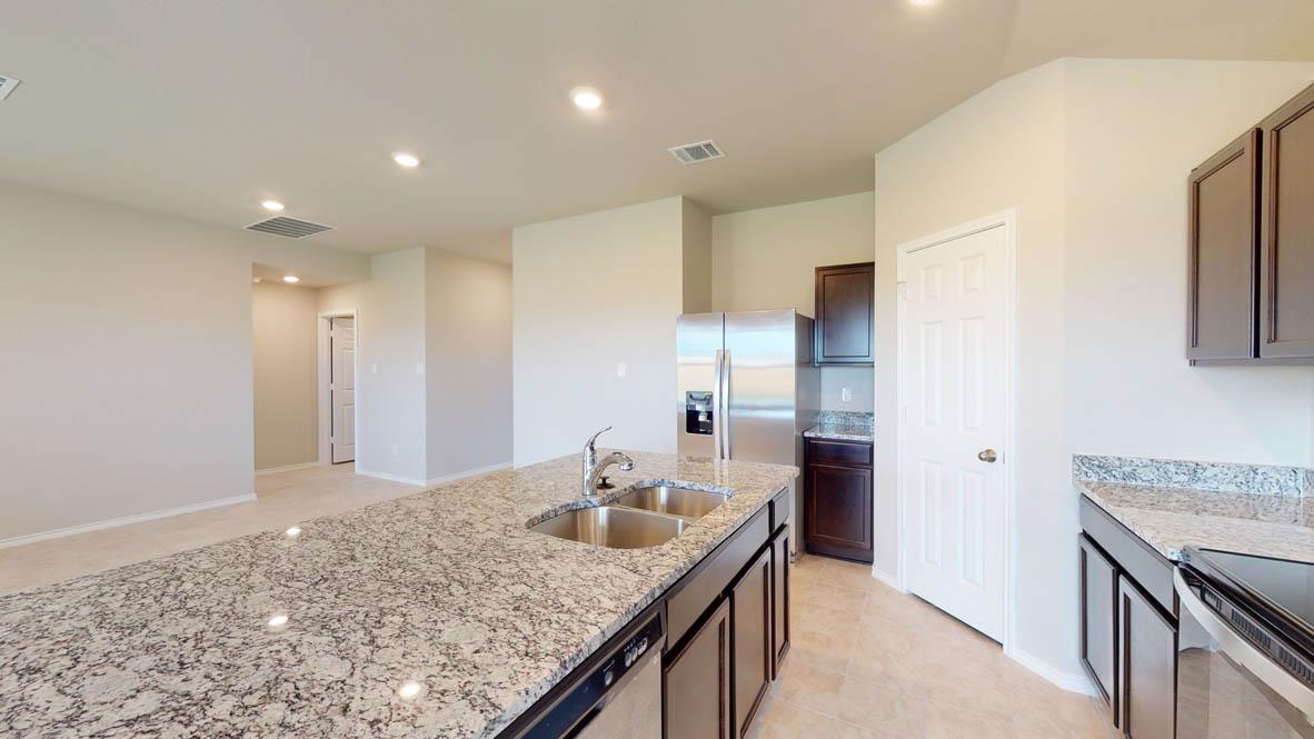 1305 Rolling Thunder Dr Property Photo 5