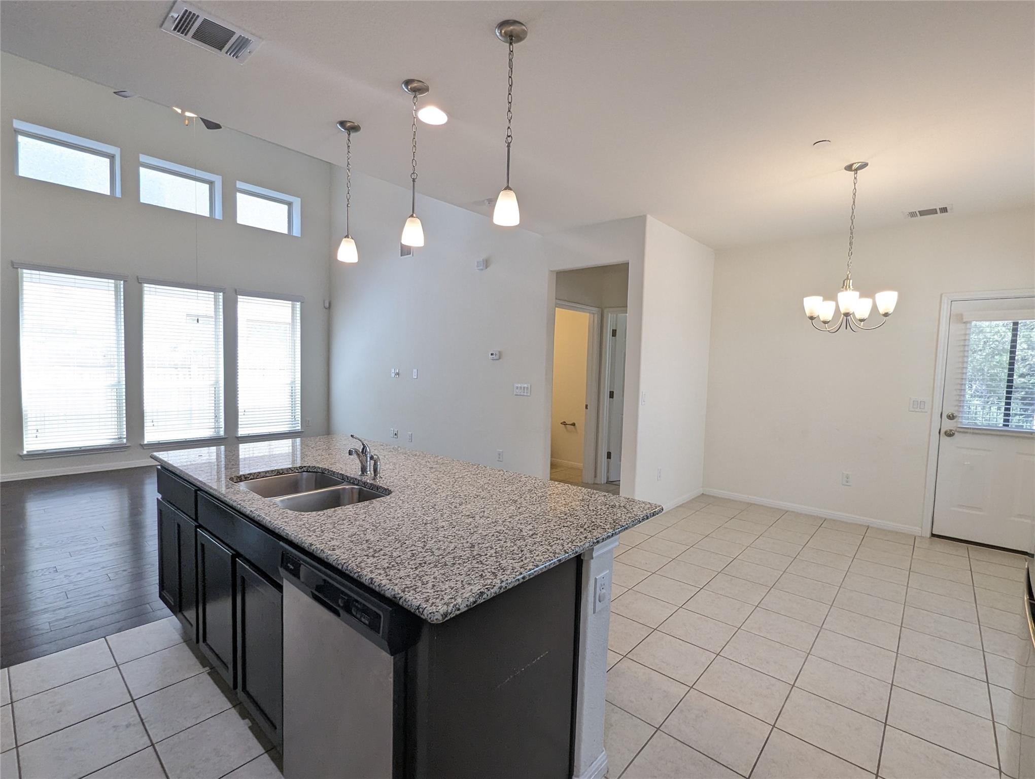 3240 E Whitestone Blvd #37 Property Photo 11