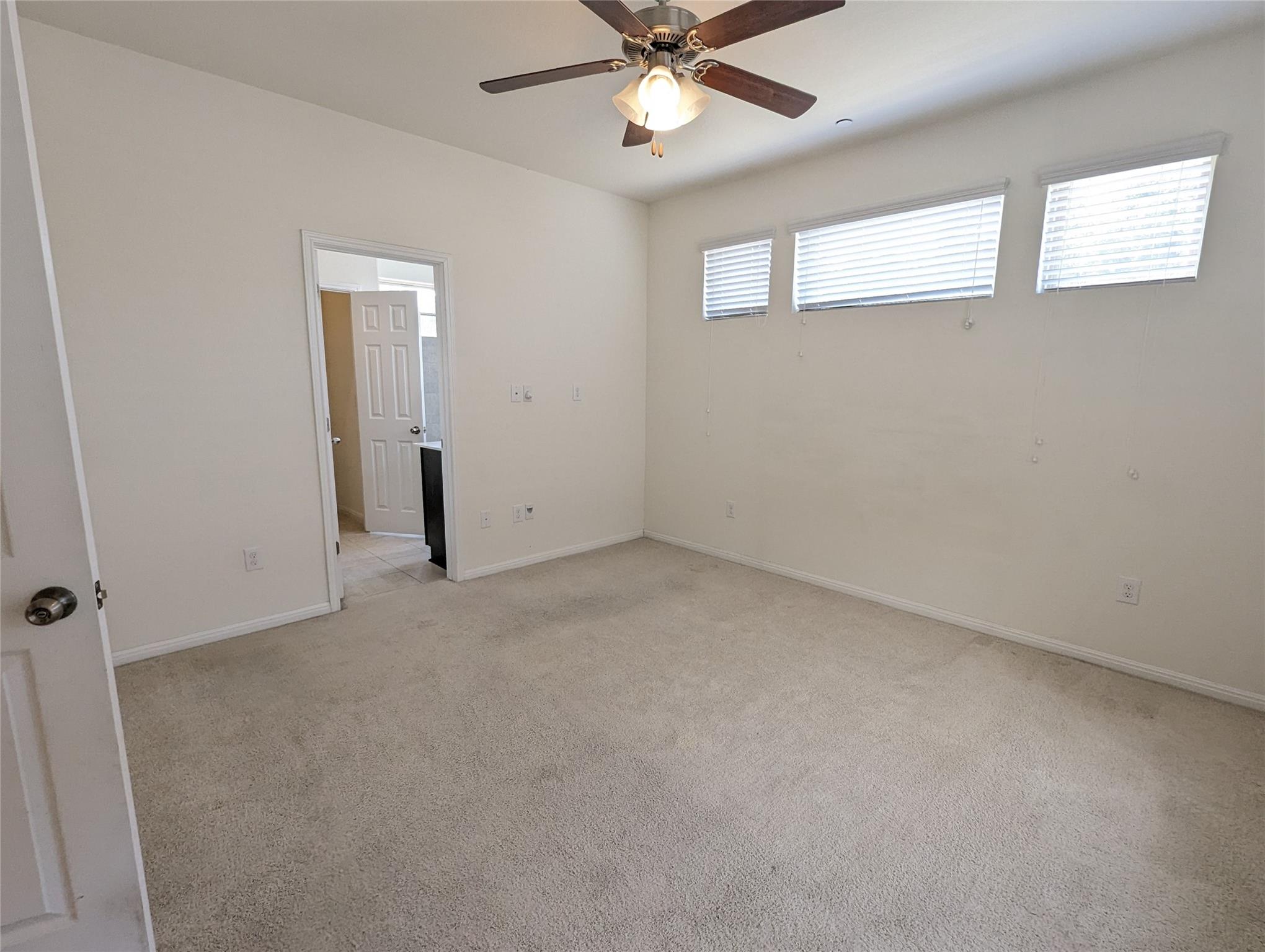 3240 E Whitestone Blvd #37 Property Photo 14