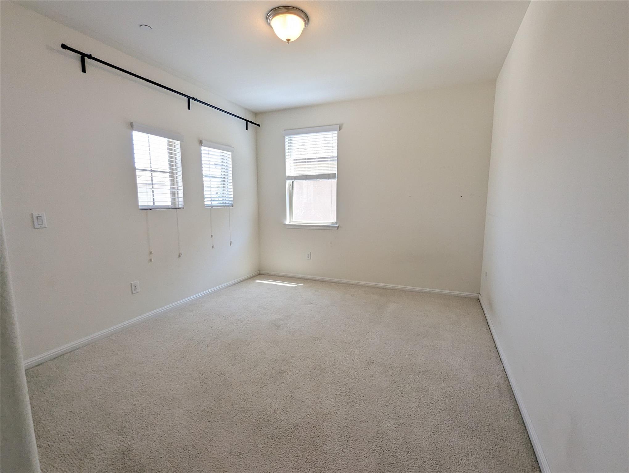 3240 E Whitestone Blvd #37 Property Photo 27
