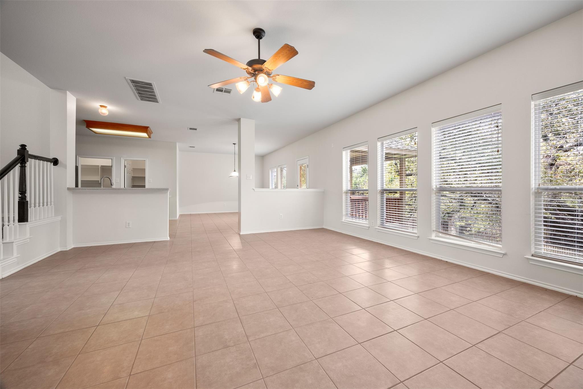 10812 Casitas Dr Property Photo 2