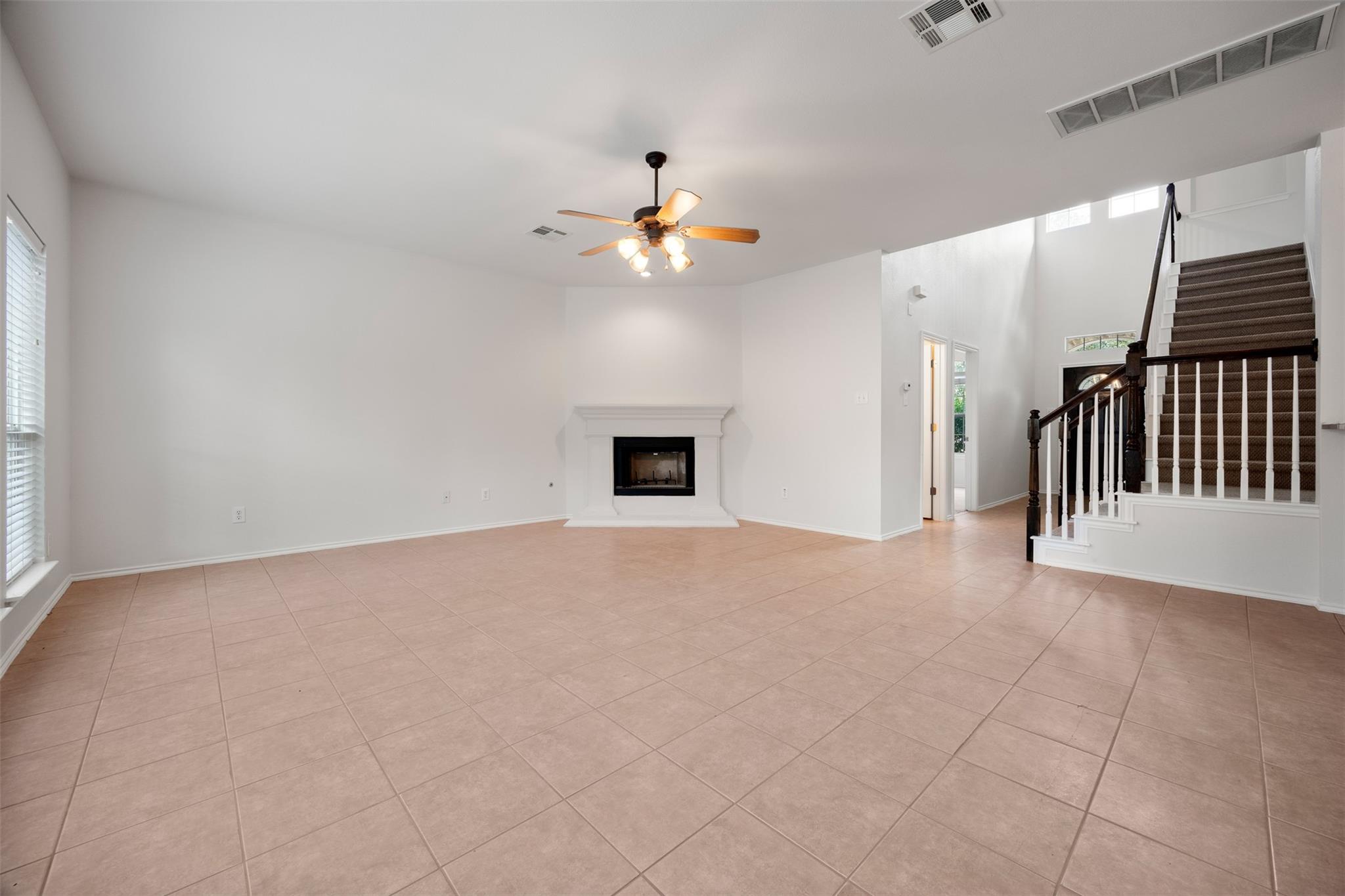 10812 Casitas Dr Property Photo 4