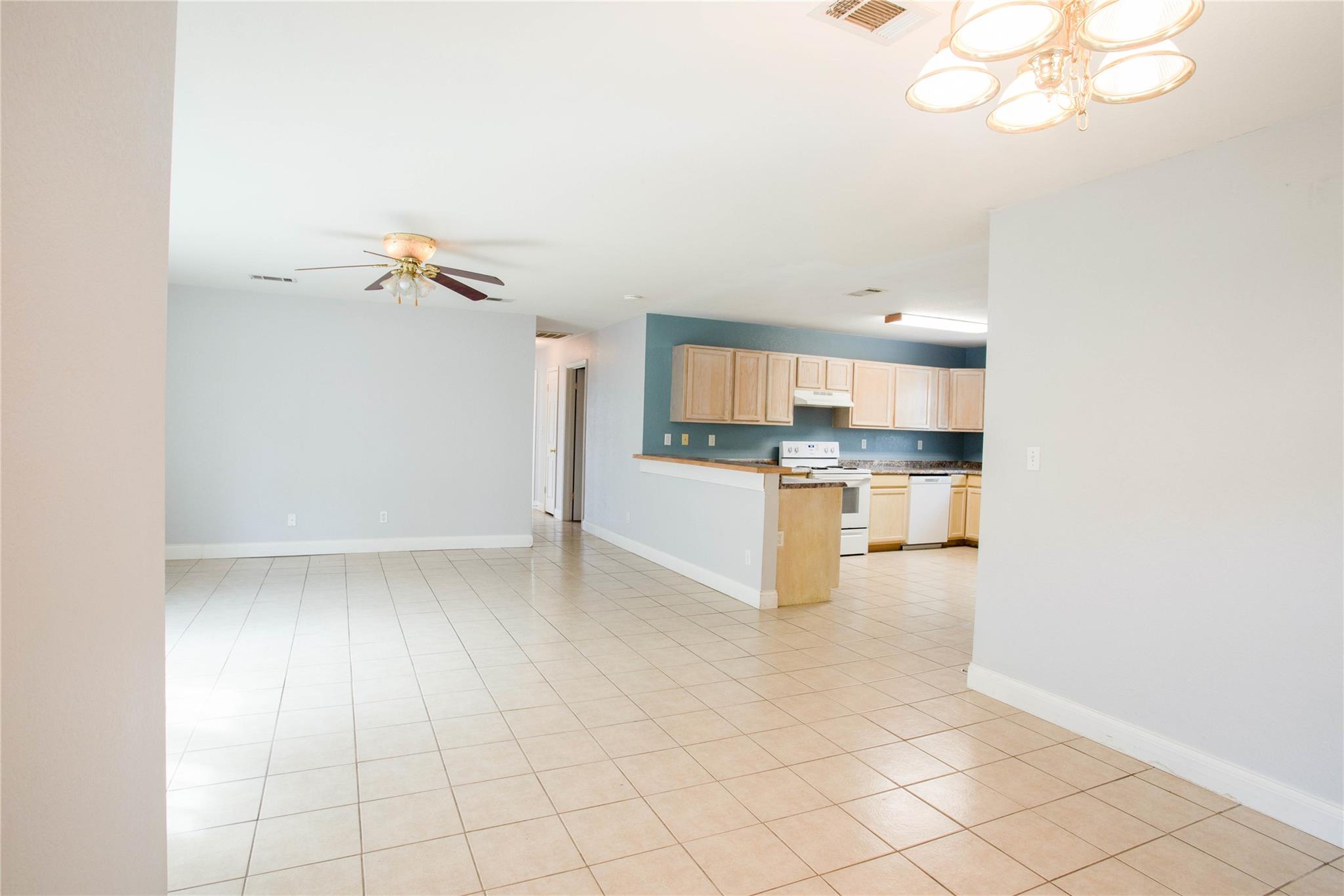 1149 Mira Loma Ln Property Photo 7