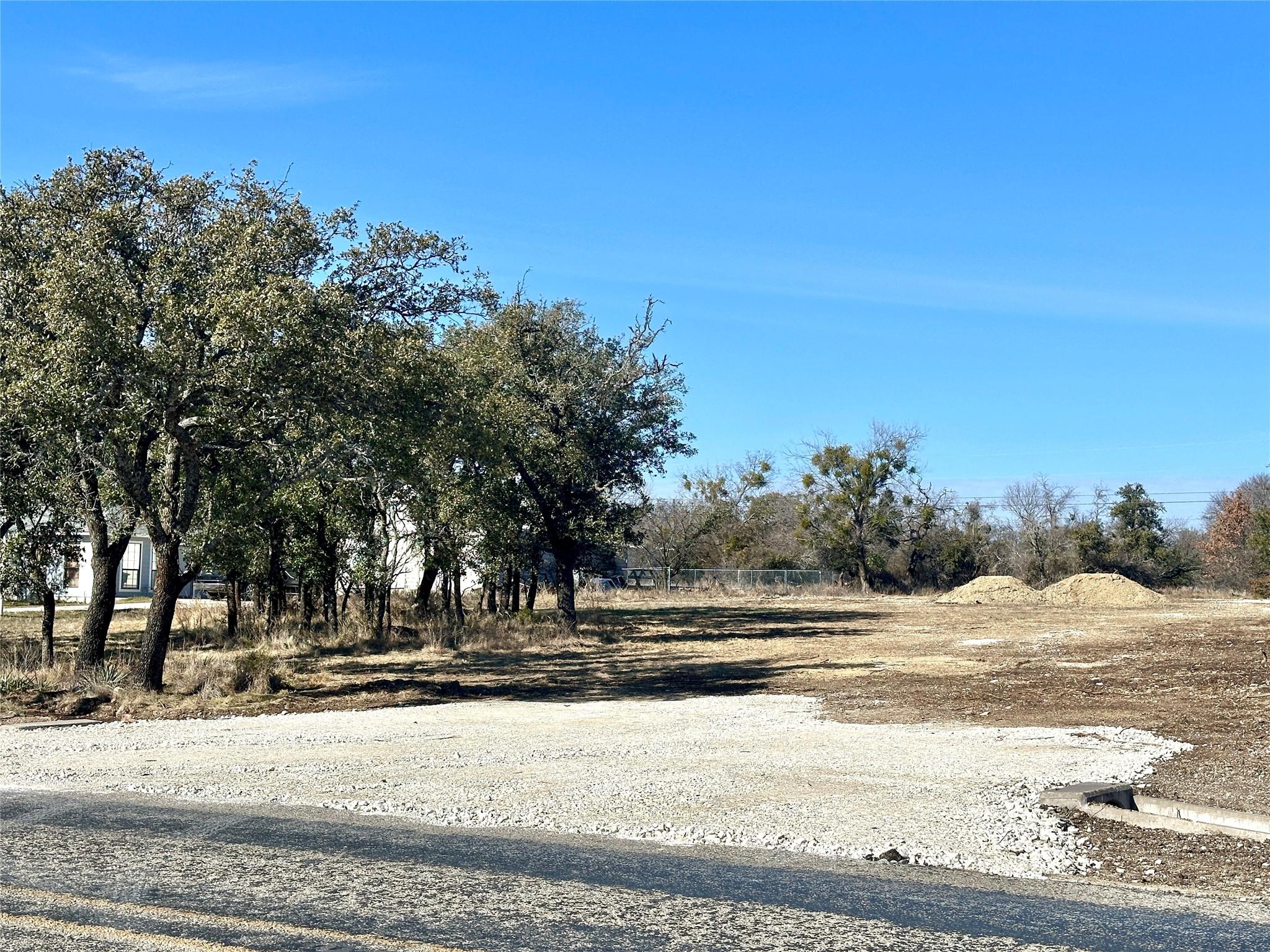 47 Fm 572 Property Photo 3