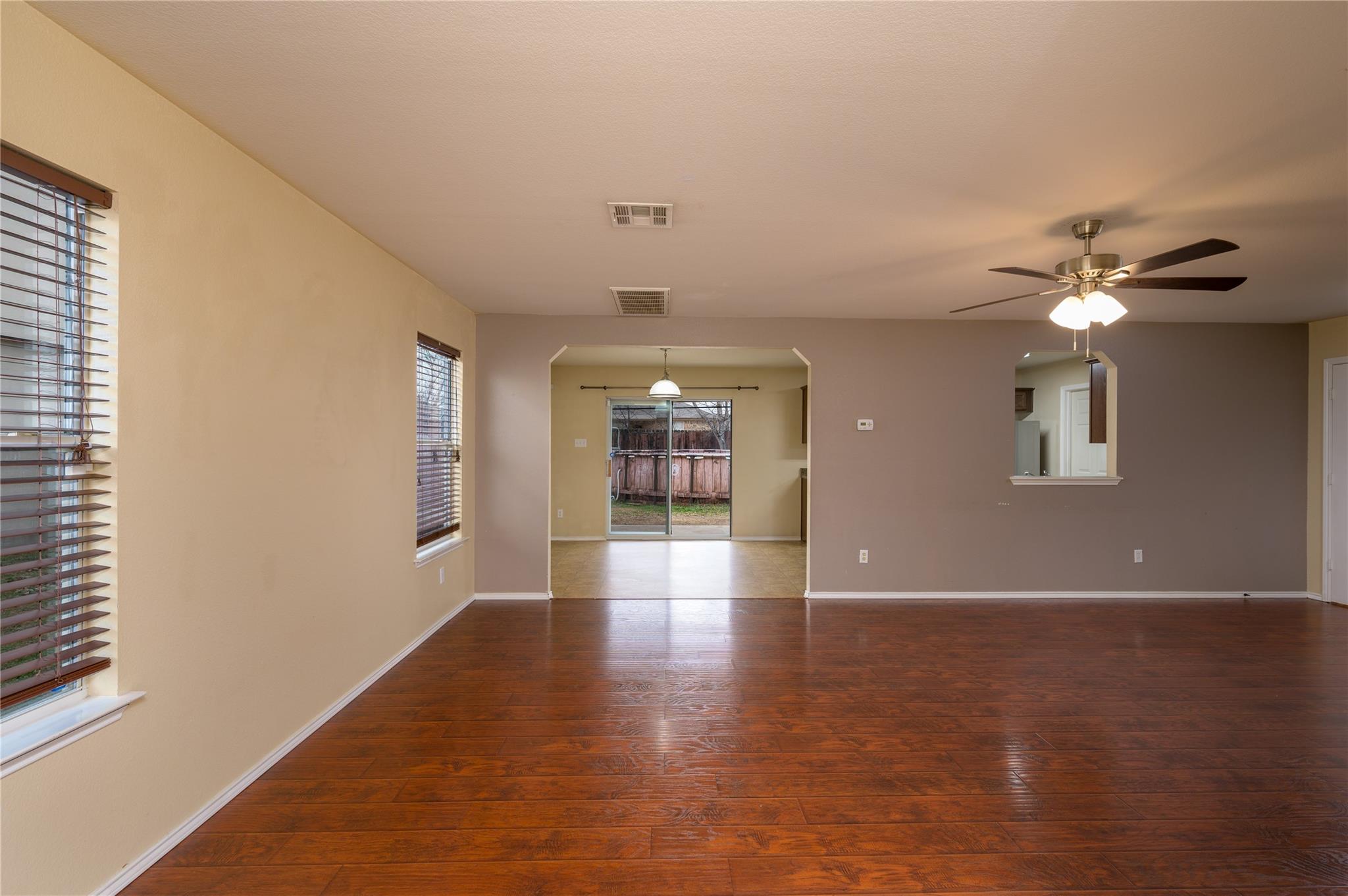 605 Draco Dr Property Photo 3