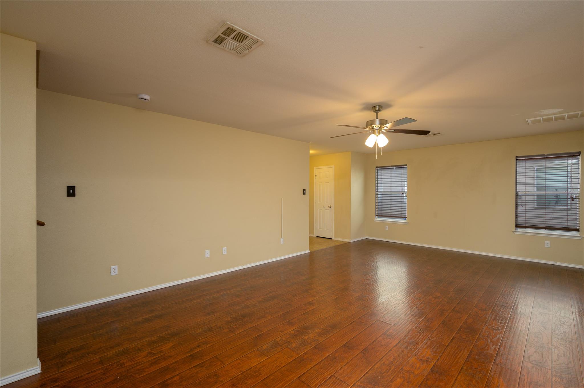 605 Draco Dr Property Photo 5
