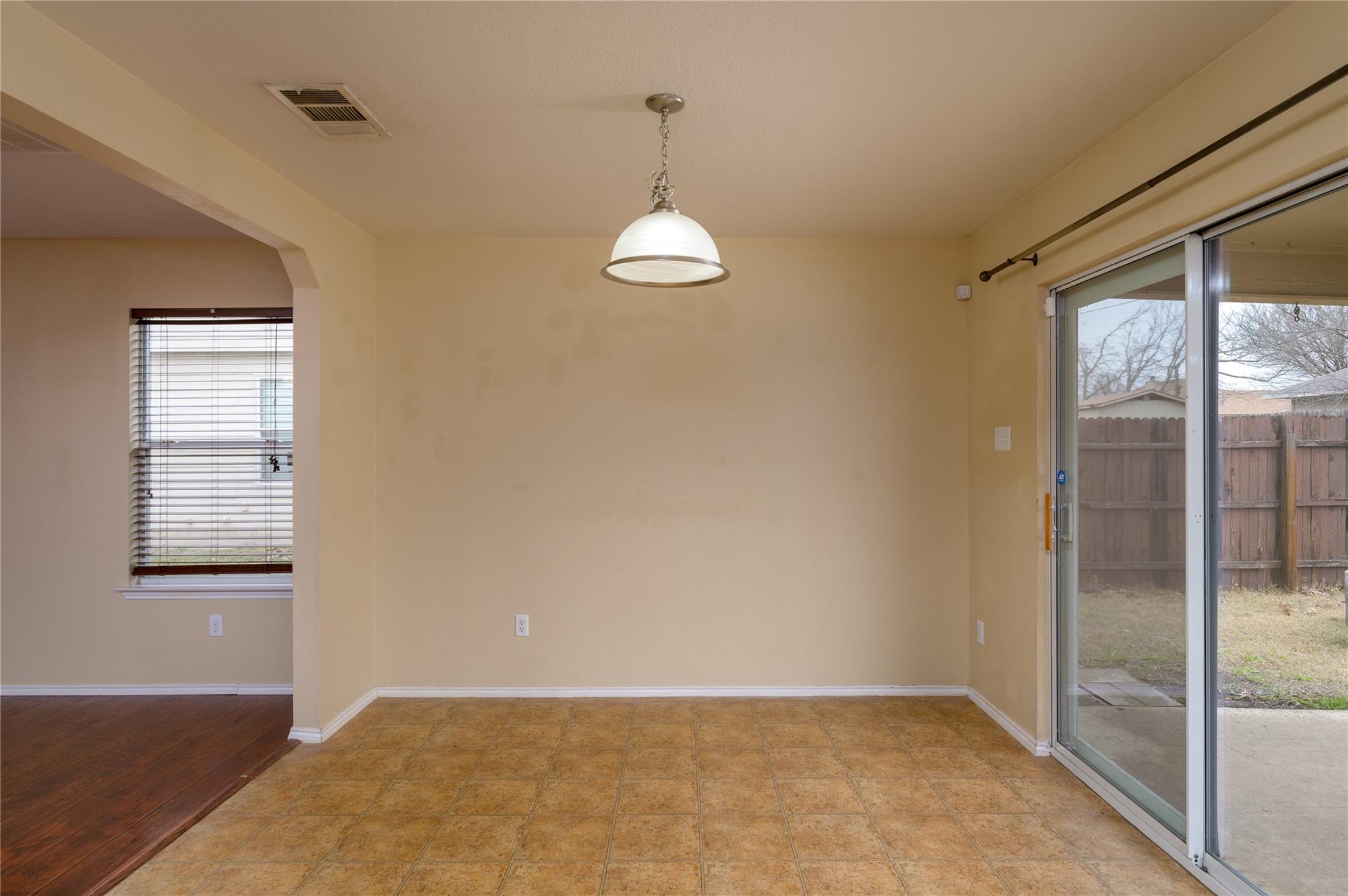 605 Draco Dr Property Photo 6