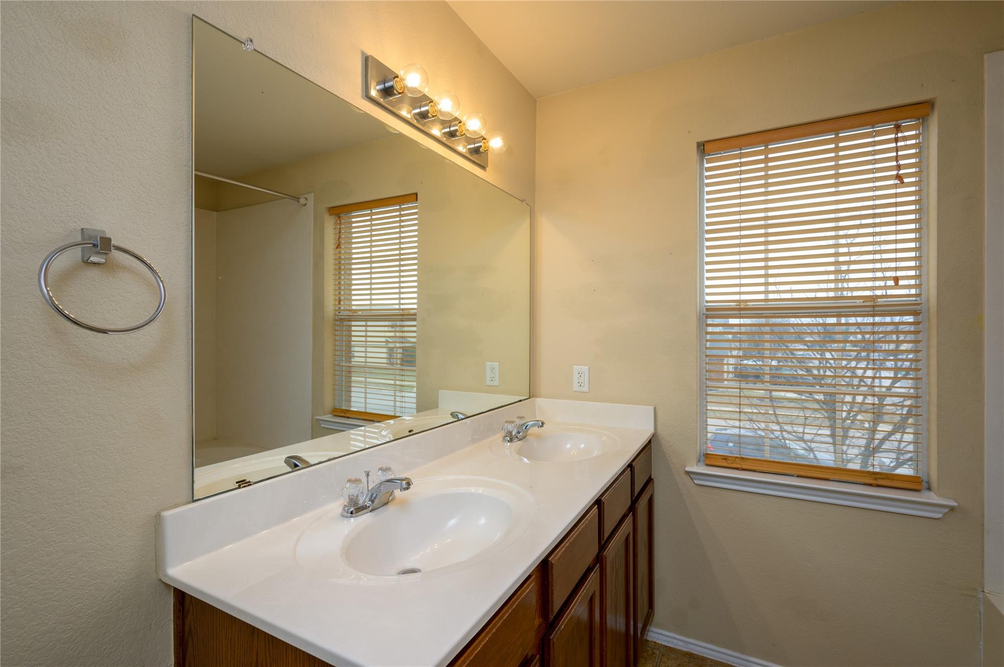 605 Draco Dr Property Photo 14