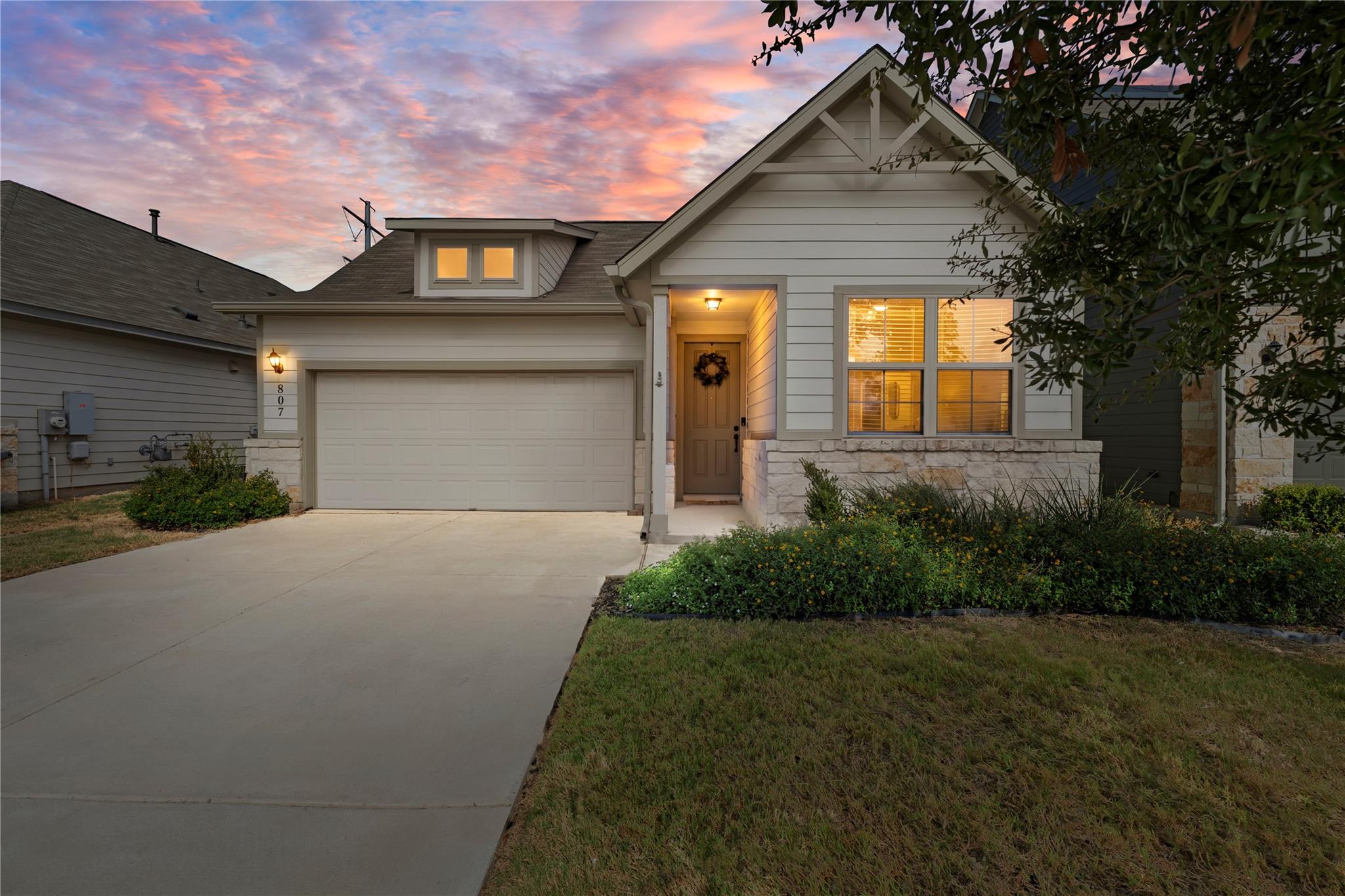 807 Gray Fox Loop Property Photo 1