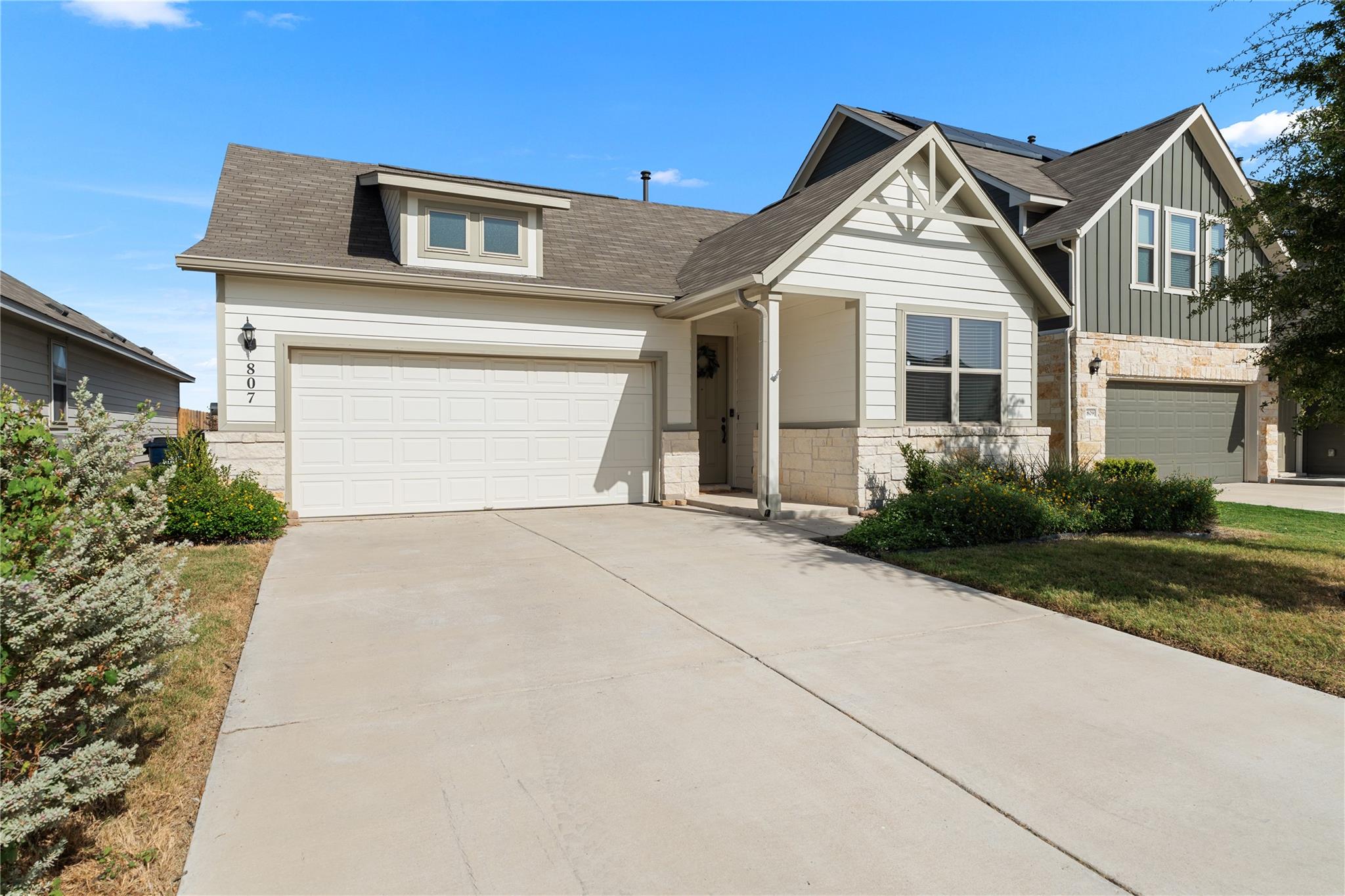 807 Gray Fox Loop Property Photo 2