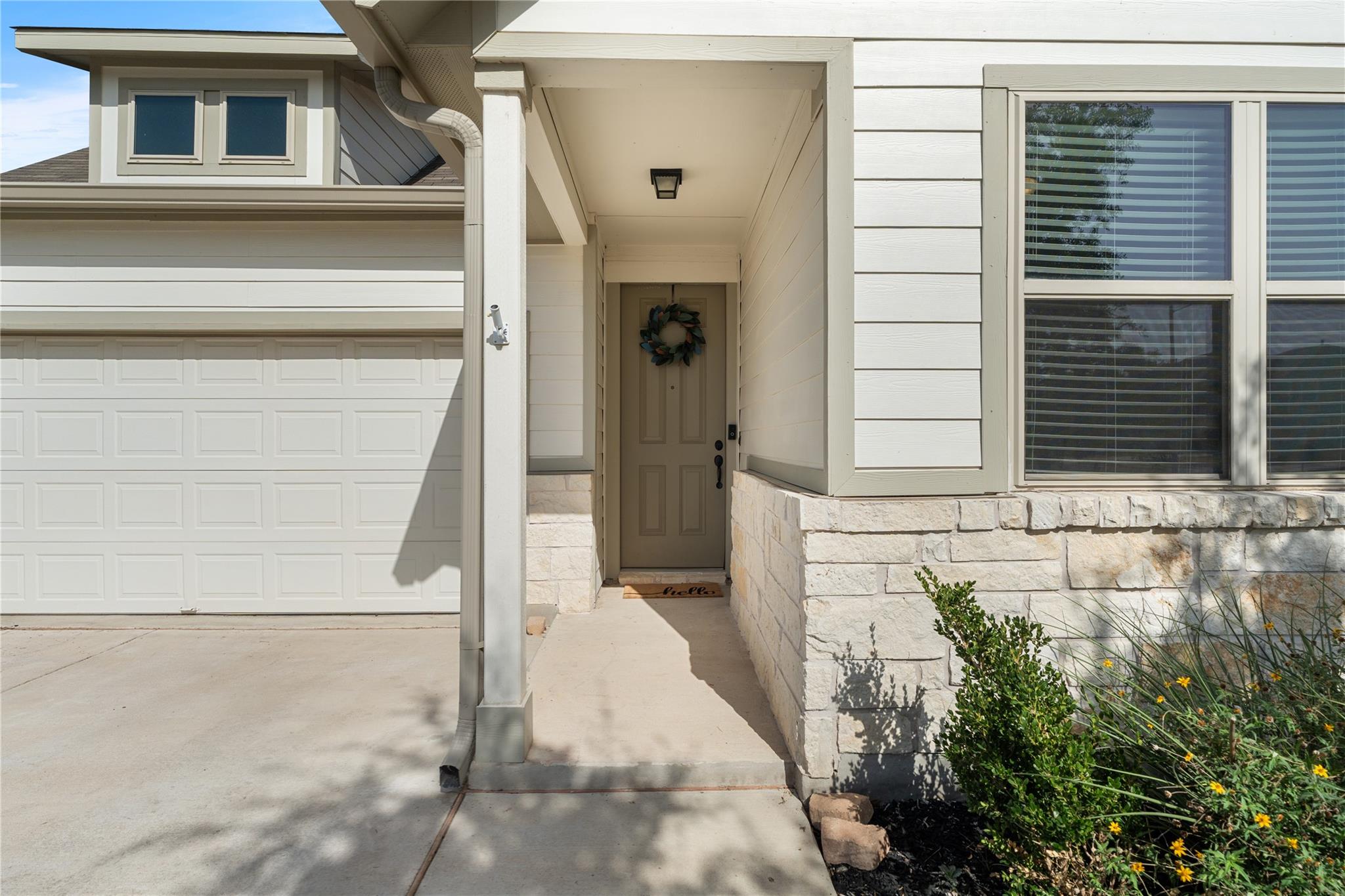 807 Gray Fox Loop Property Photo 3