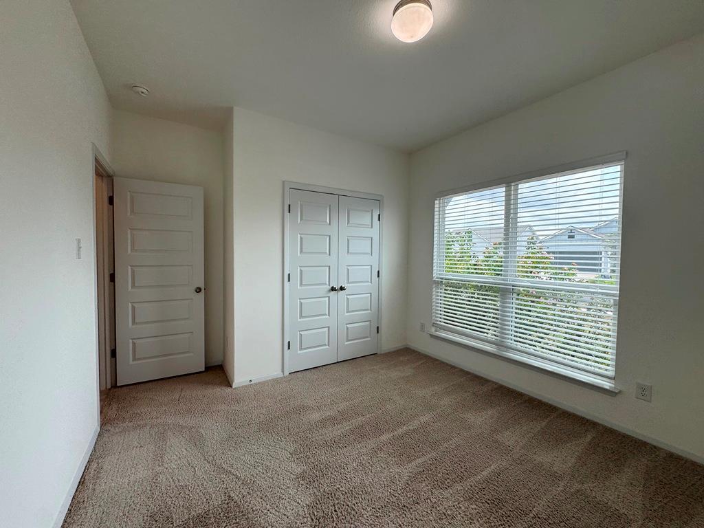 106 Watercourse Way Property Photo 6
