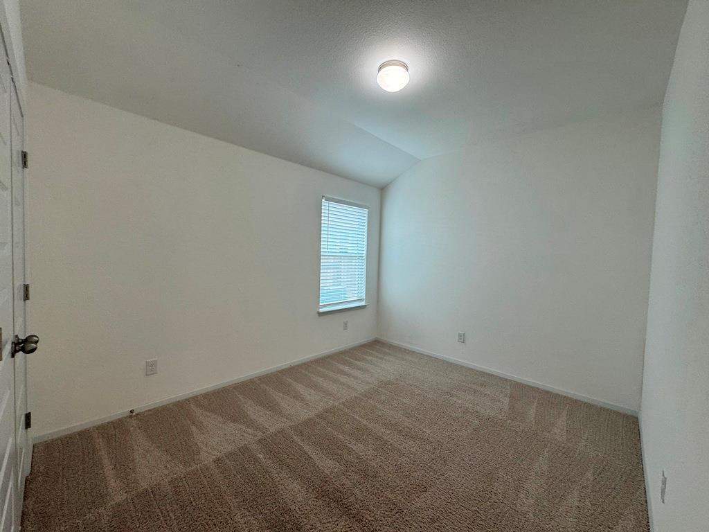 106 Watercourse Way Property Photo 8