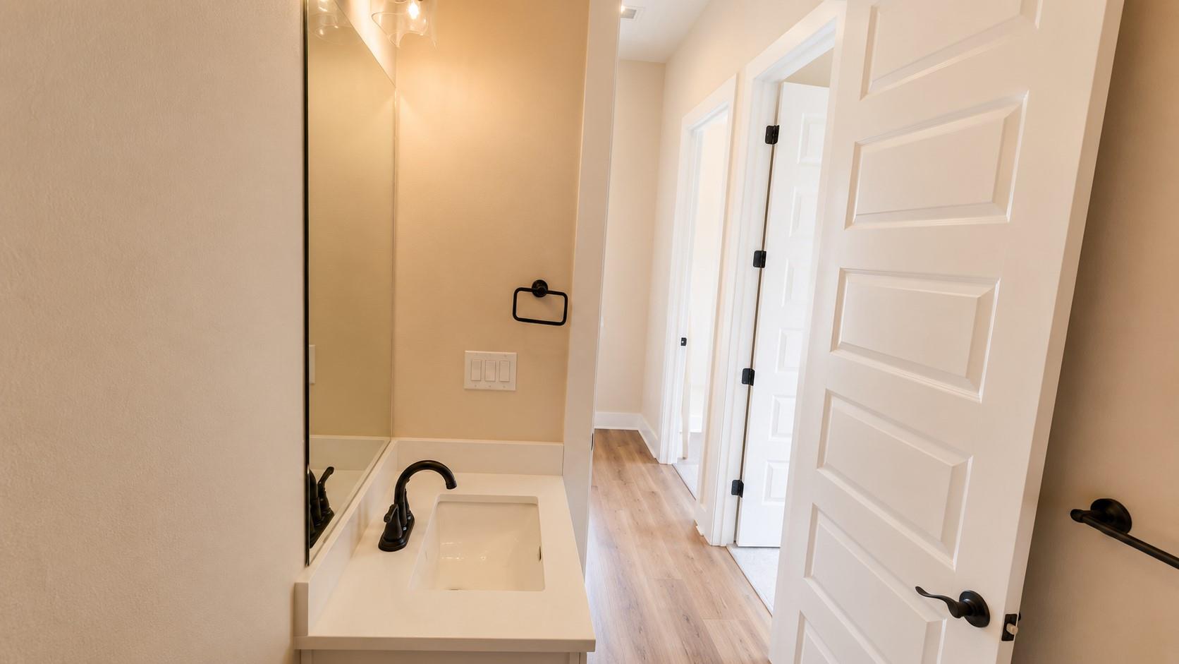 6413798 Property Photo 8