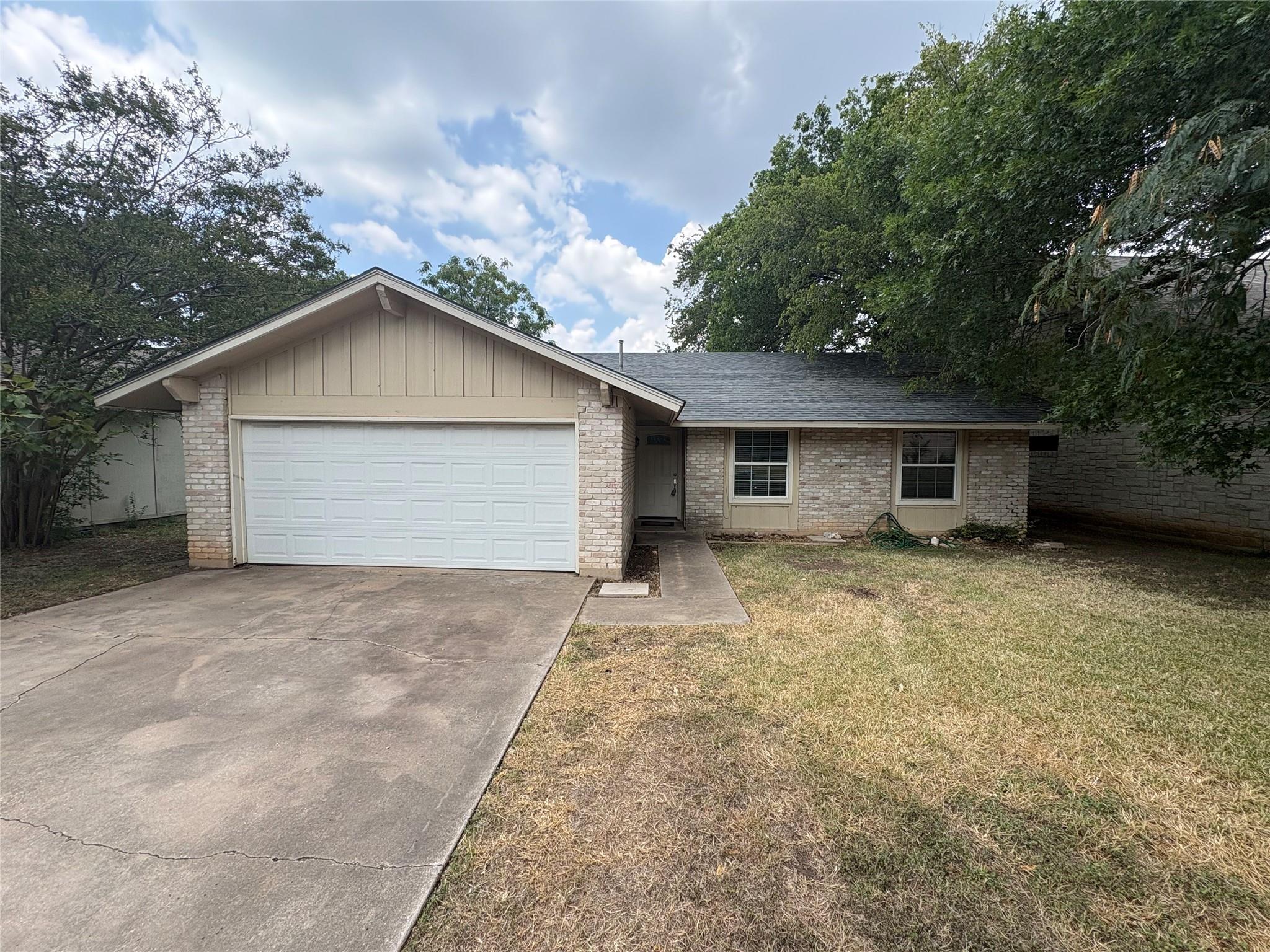 10106 Missel Thrush Dr Property Photo 1