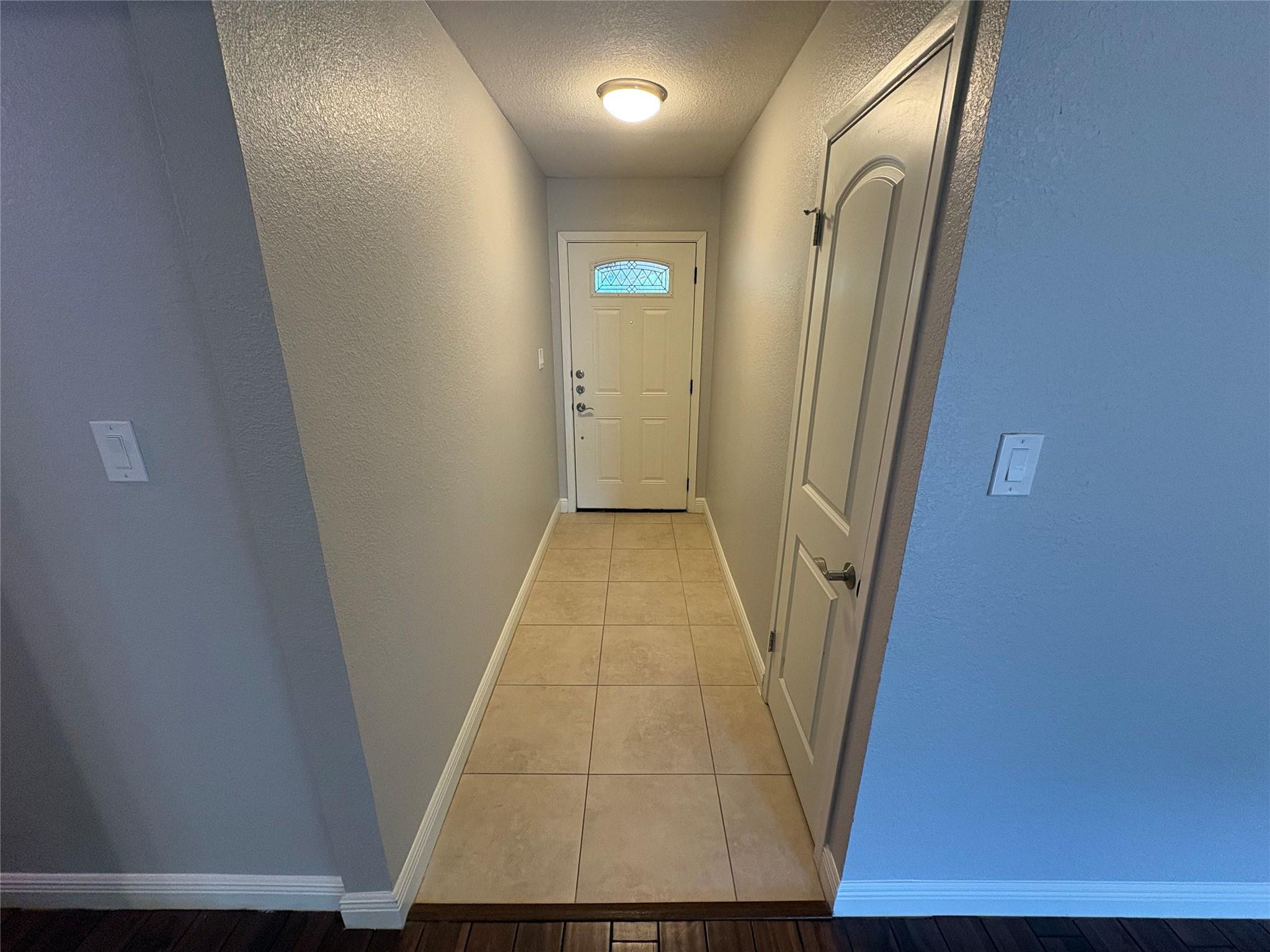 10106 Missel Thrush Dr Property Photo 2