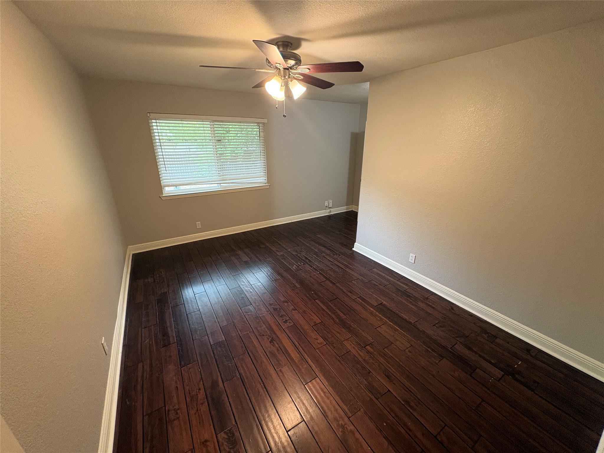 10106 Missel Thrush Dr Property Photo 9