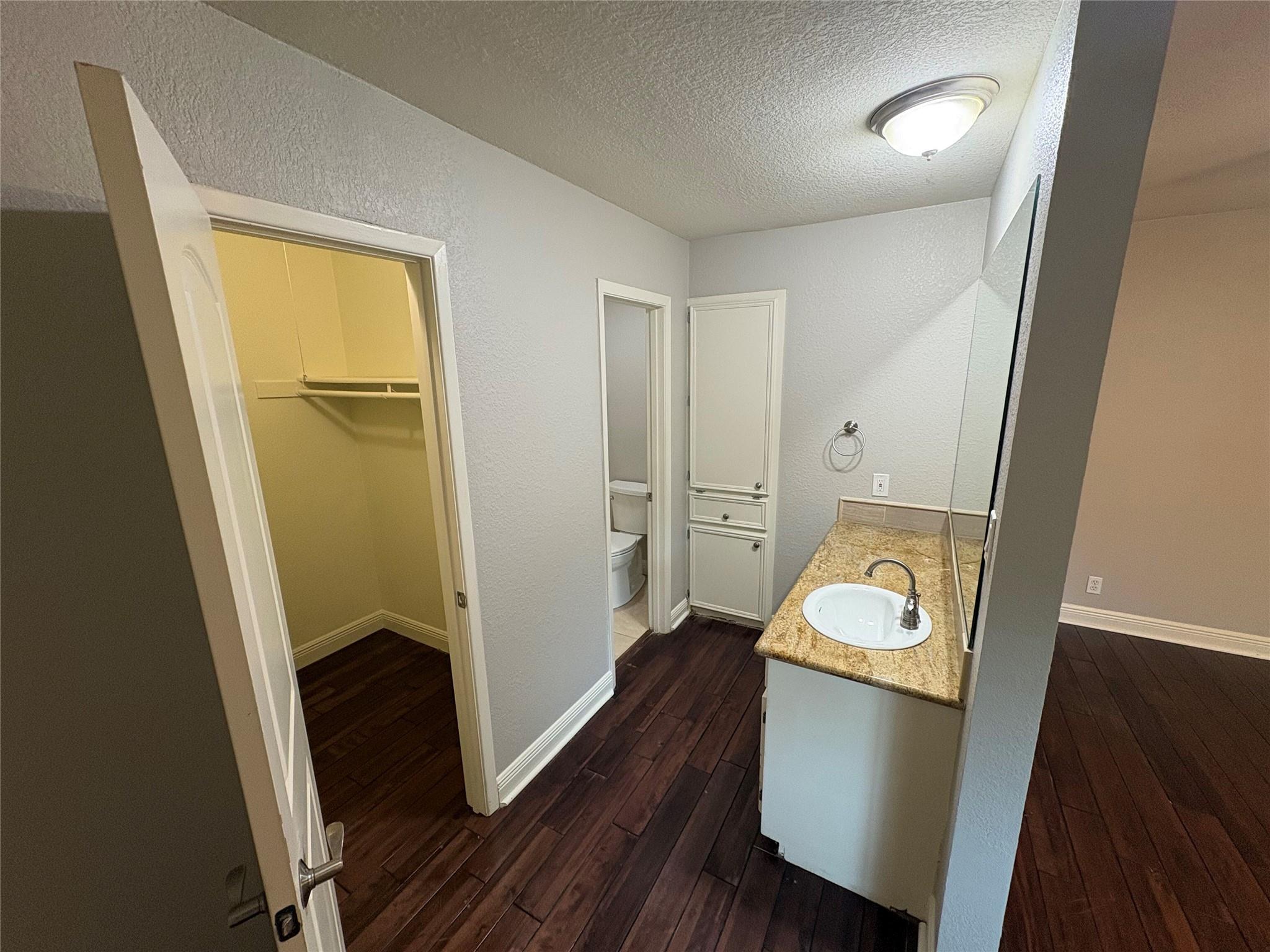 10106 Missel Thrush Dr Property Photo 11