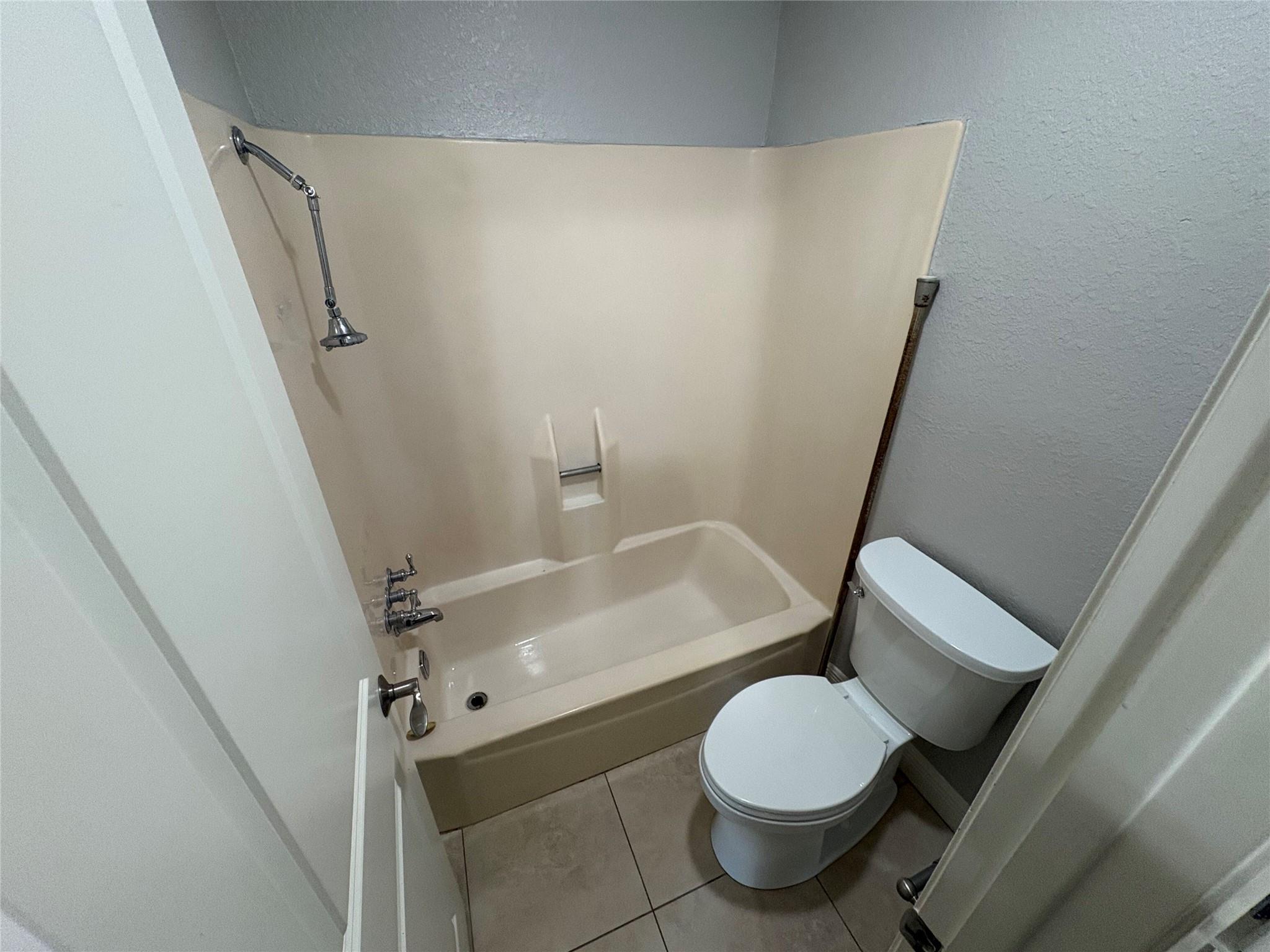 10106 Missel Thrush Dr Property Photo 13