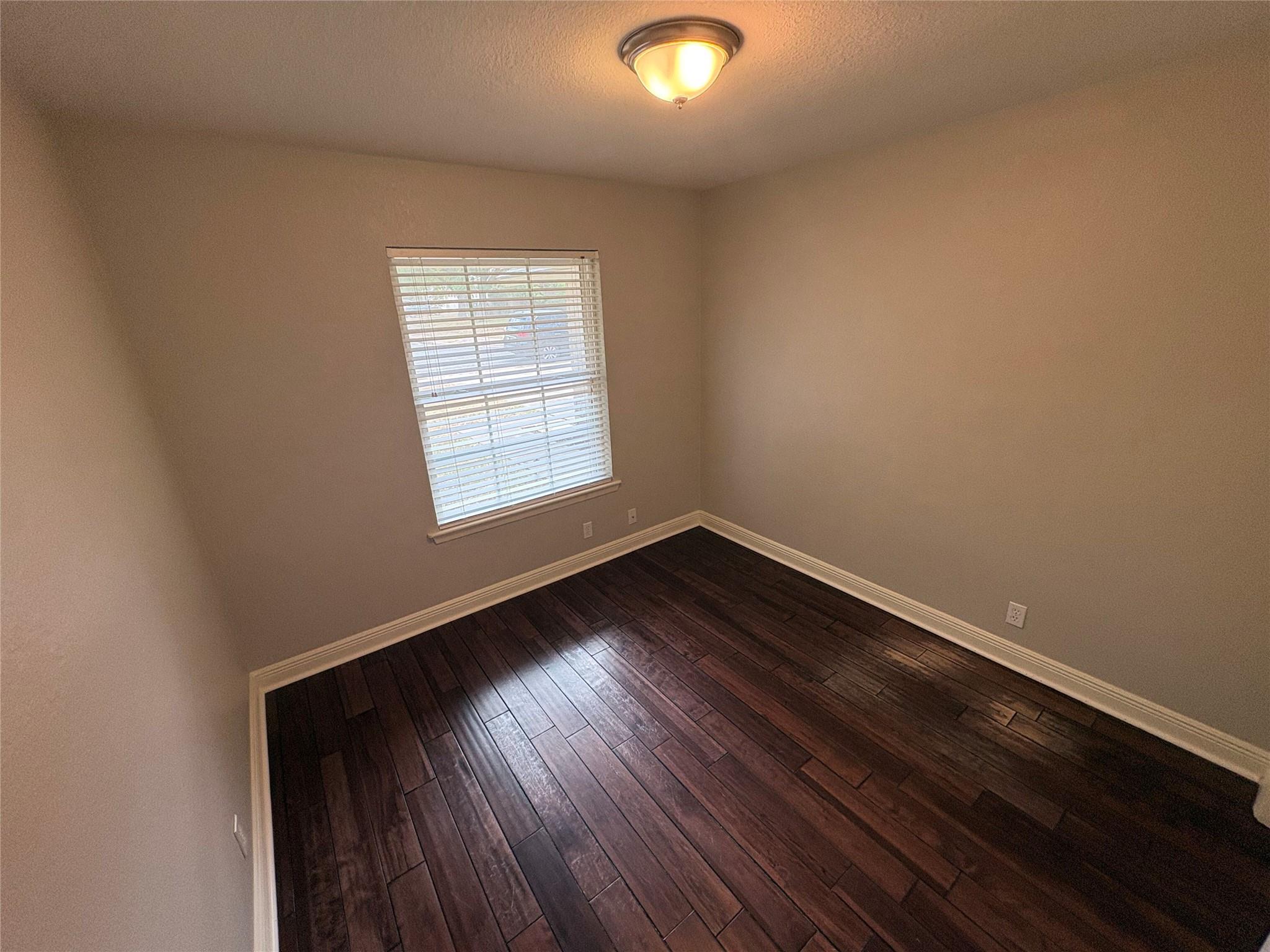 10106 Missel Thrush Dr Property Photo 15