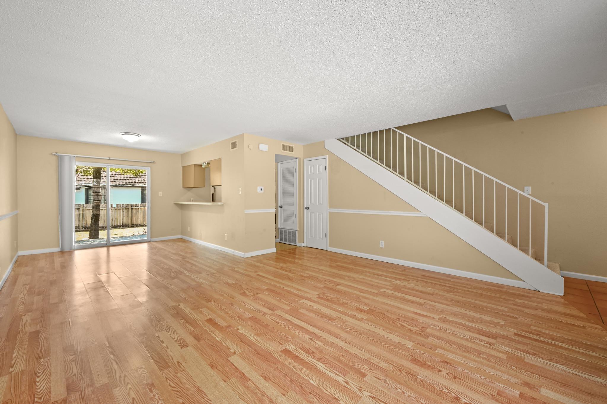807 Castle Ridge Rd #c Property Photo 8