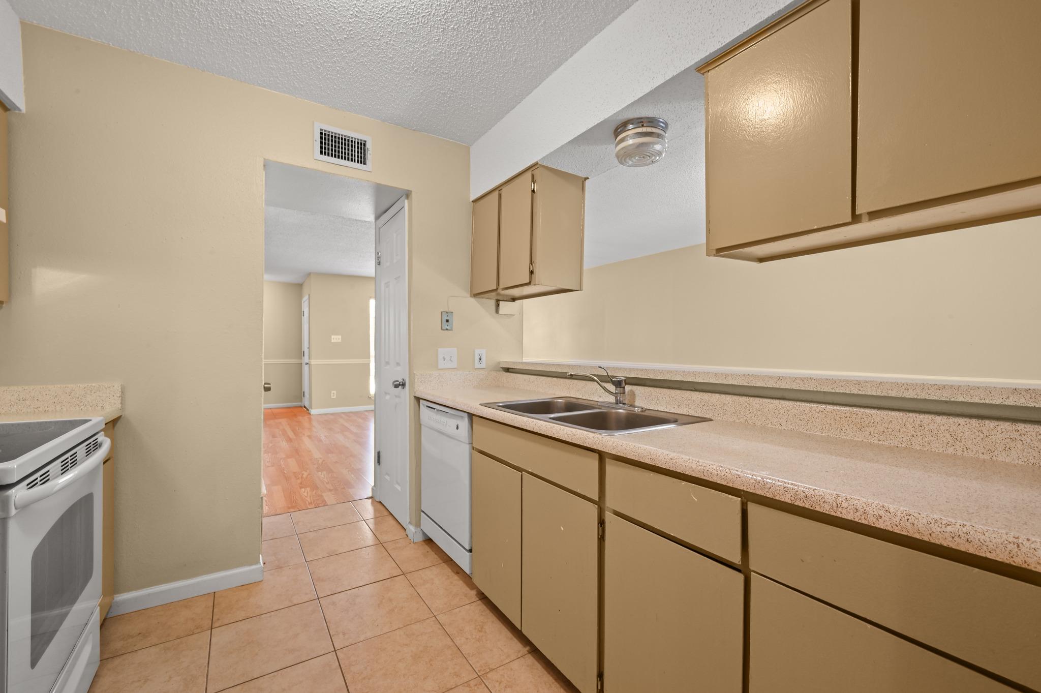 807 Castle Ridge Rd #c Property Photo 15