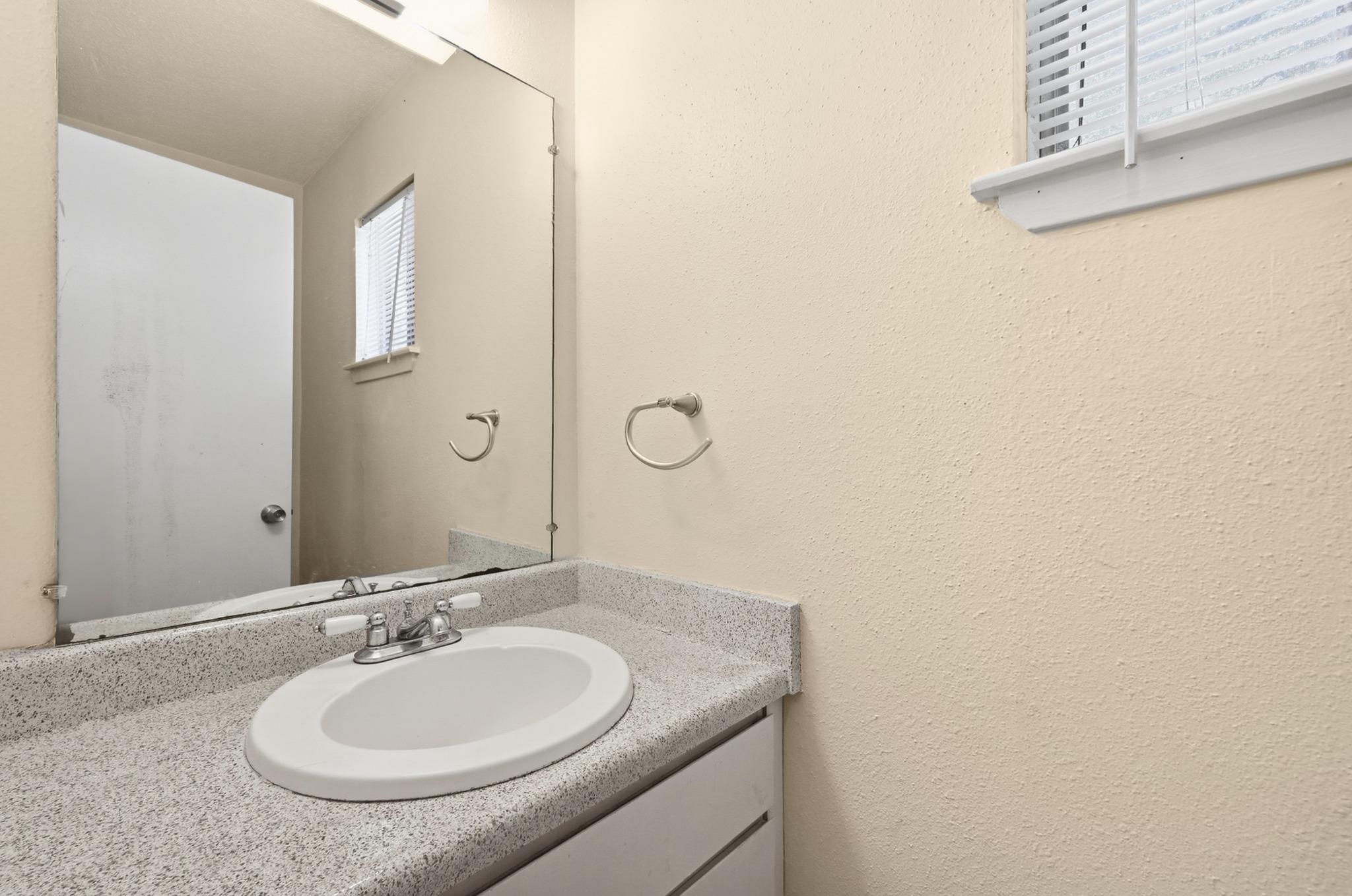 807 Castle Ridge Rd #c Property Photo 16