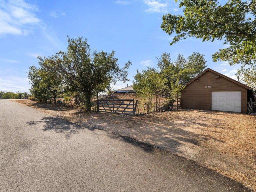 20416 Wilson Rd Property Photo 1