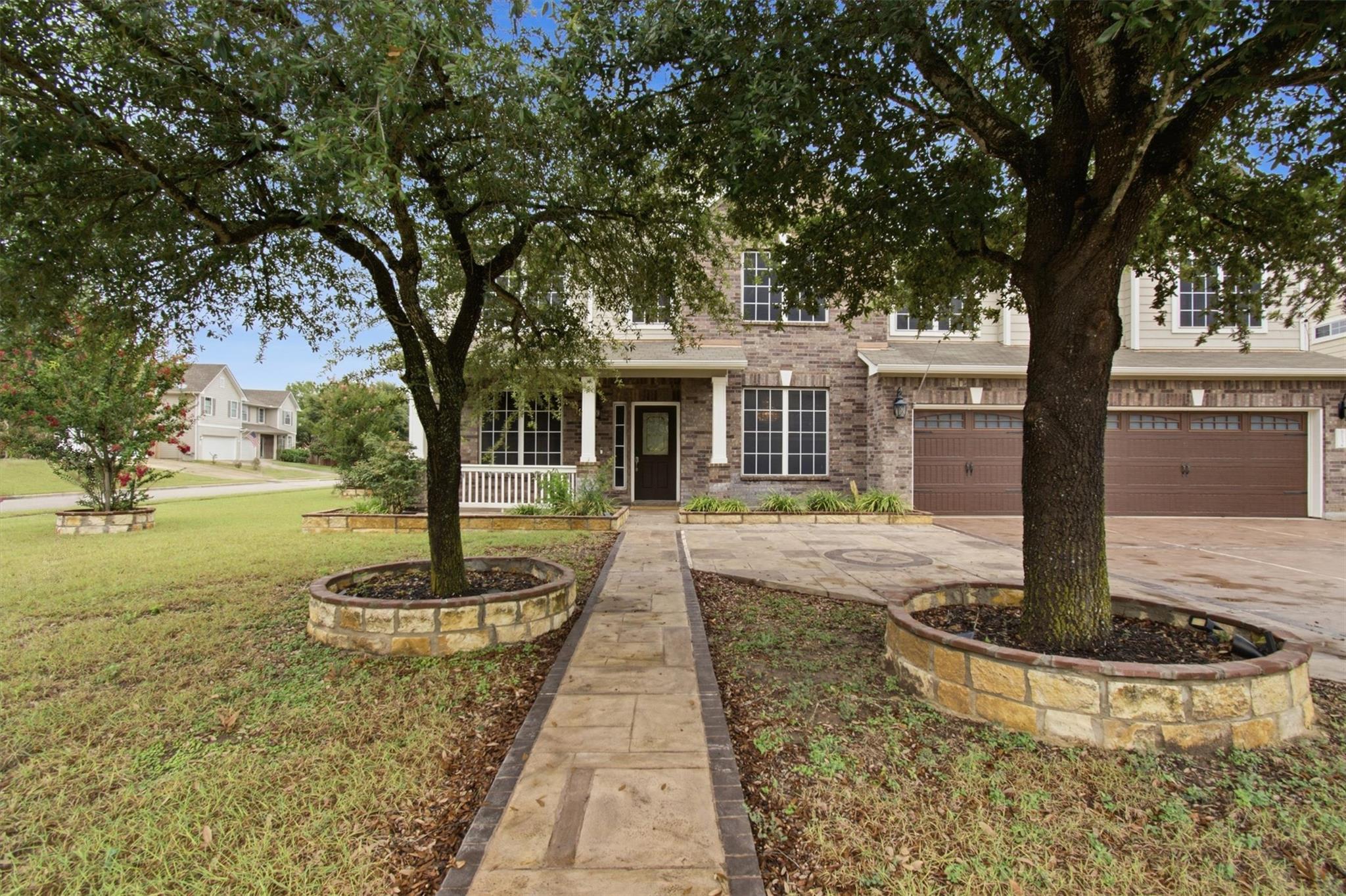 113 Scarlet Oak Cv Property Photo 1