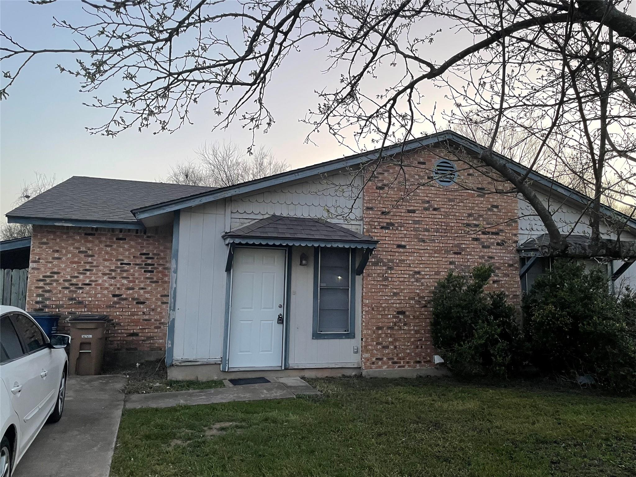 8707 Pineridge Dr A Property Photo