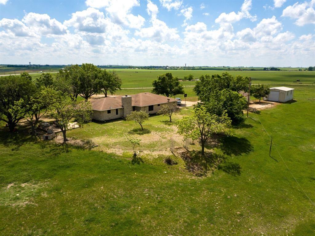 200 Property Photo 7