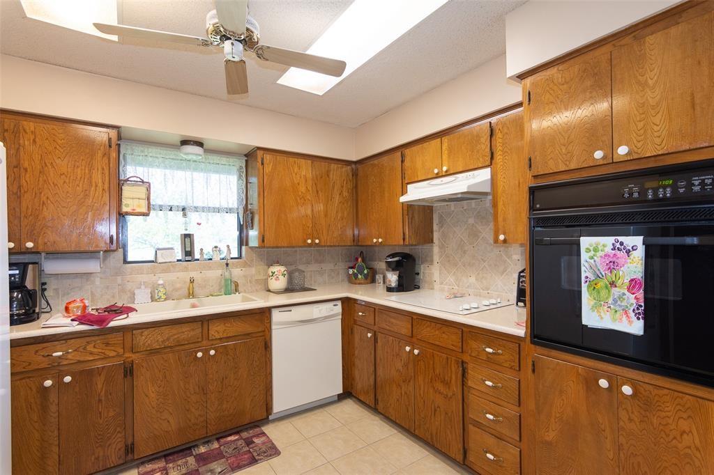 200 Property Photo 9