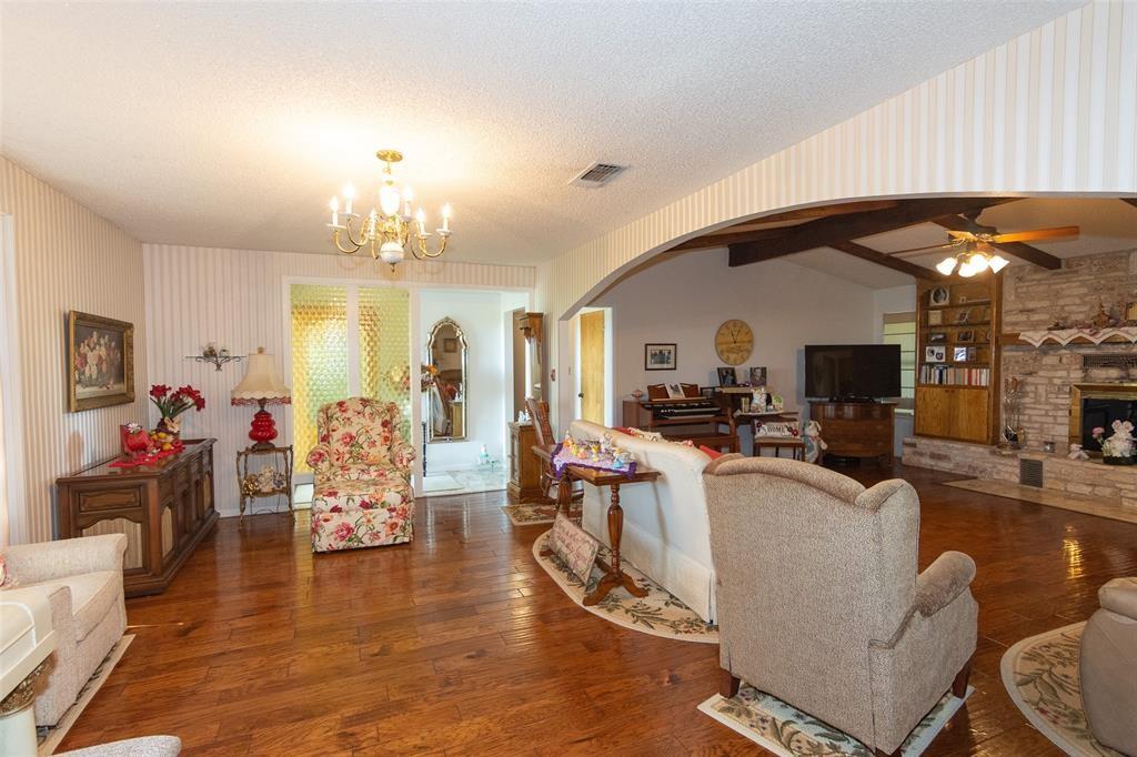 200 Property Photo 12