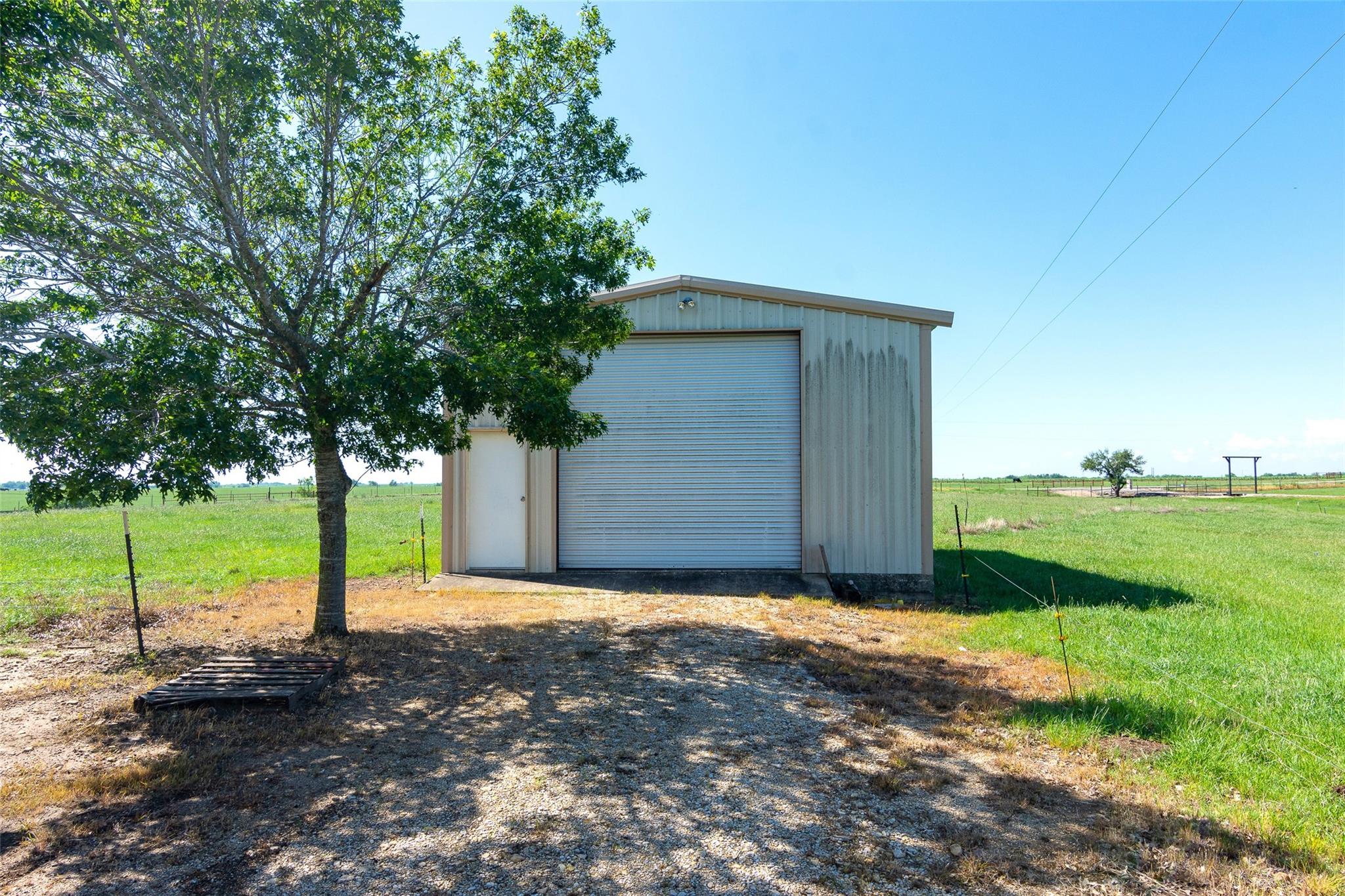 200 Property Photo 18