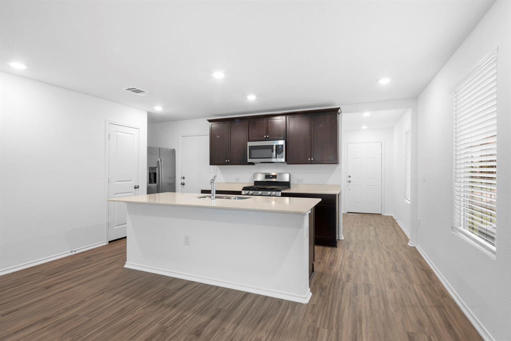 7136 Spotted Leaf Way Property Photo 4