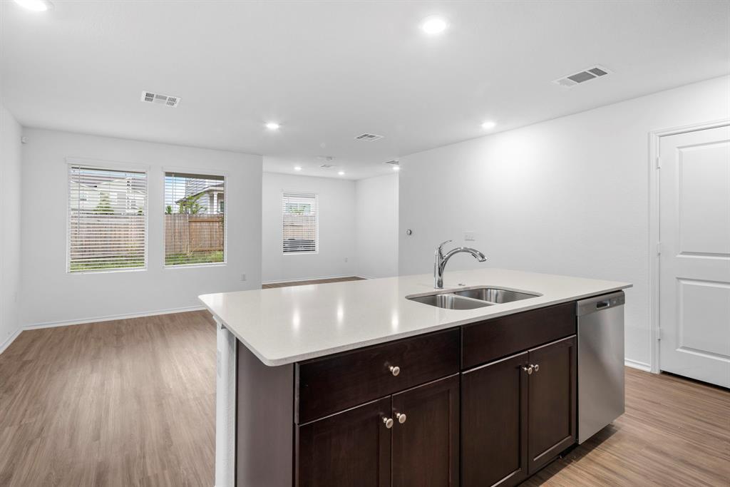 7136 Spotted Leaf Way Property Photo 11