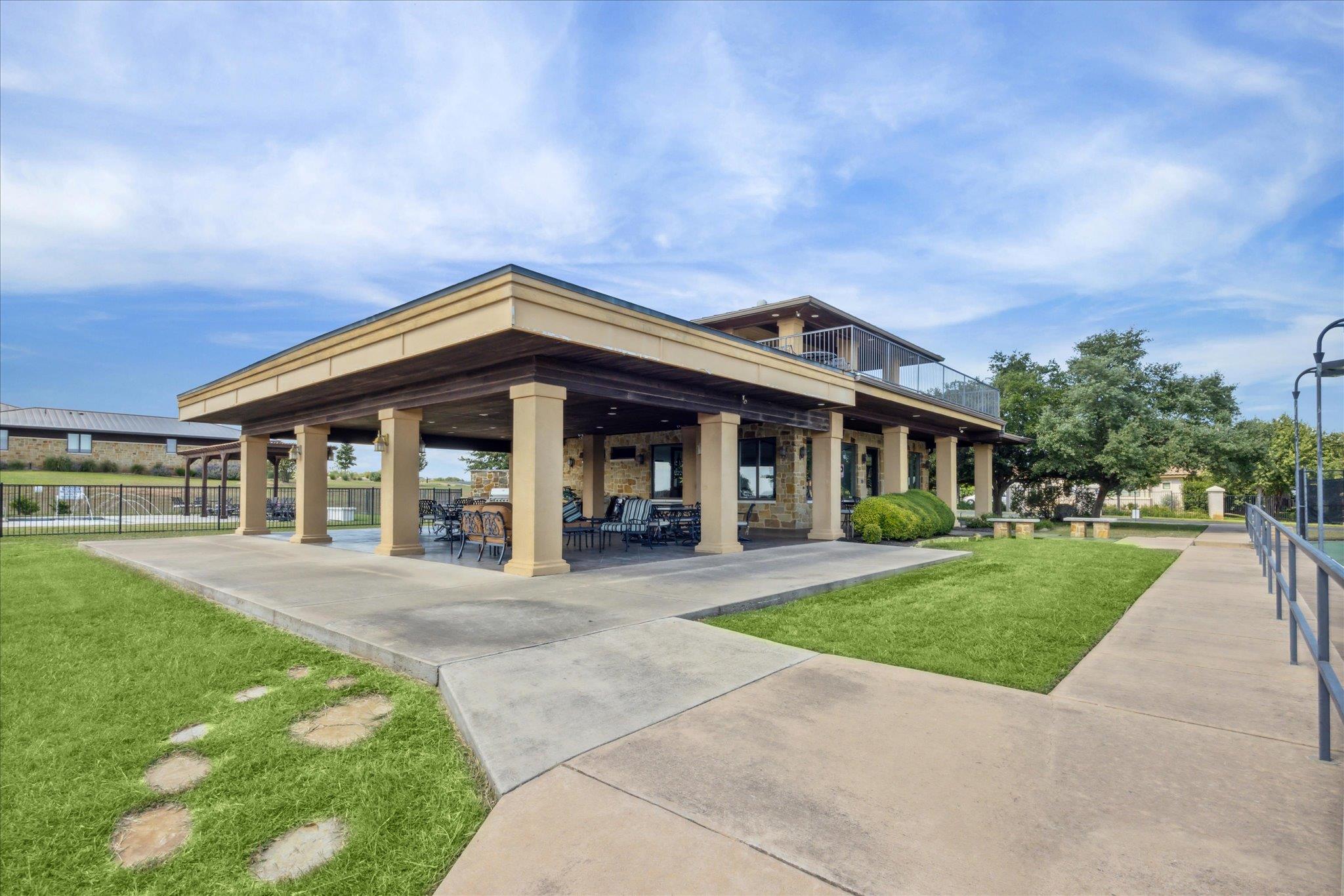 25409 Cliff Xing Property Photo 9