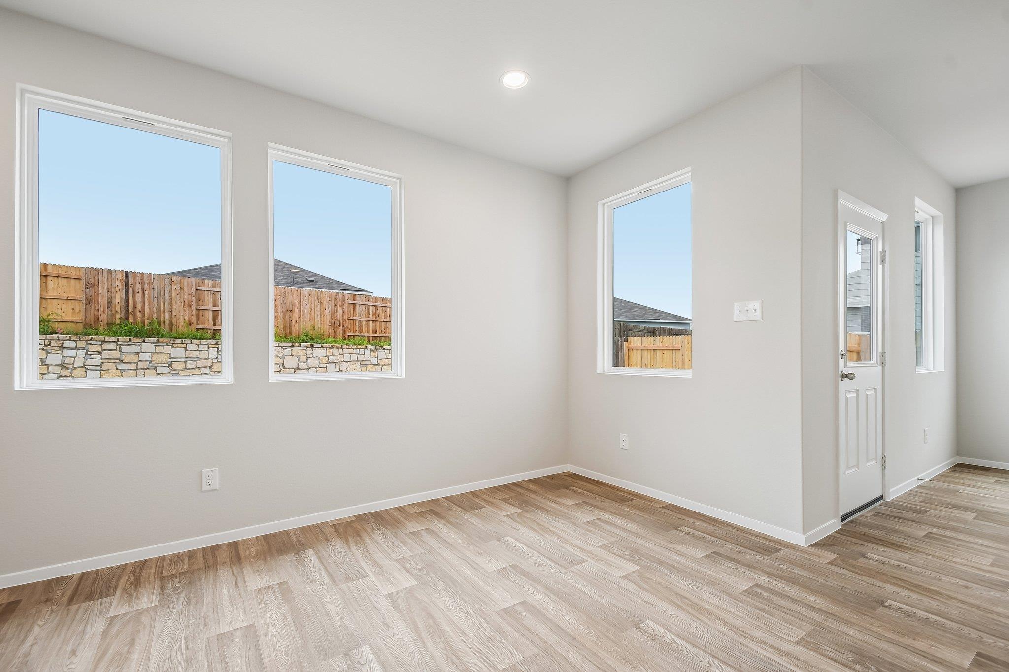 383 Jade St Property Photo 10