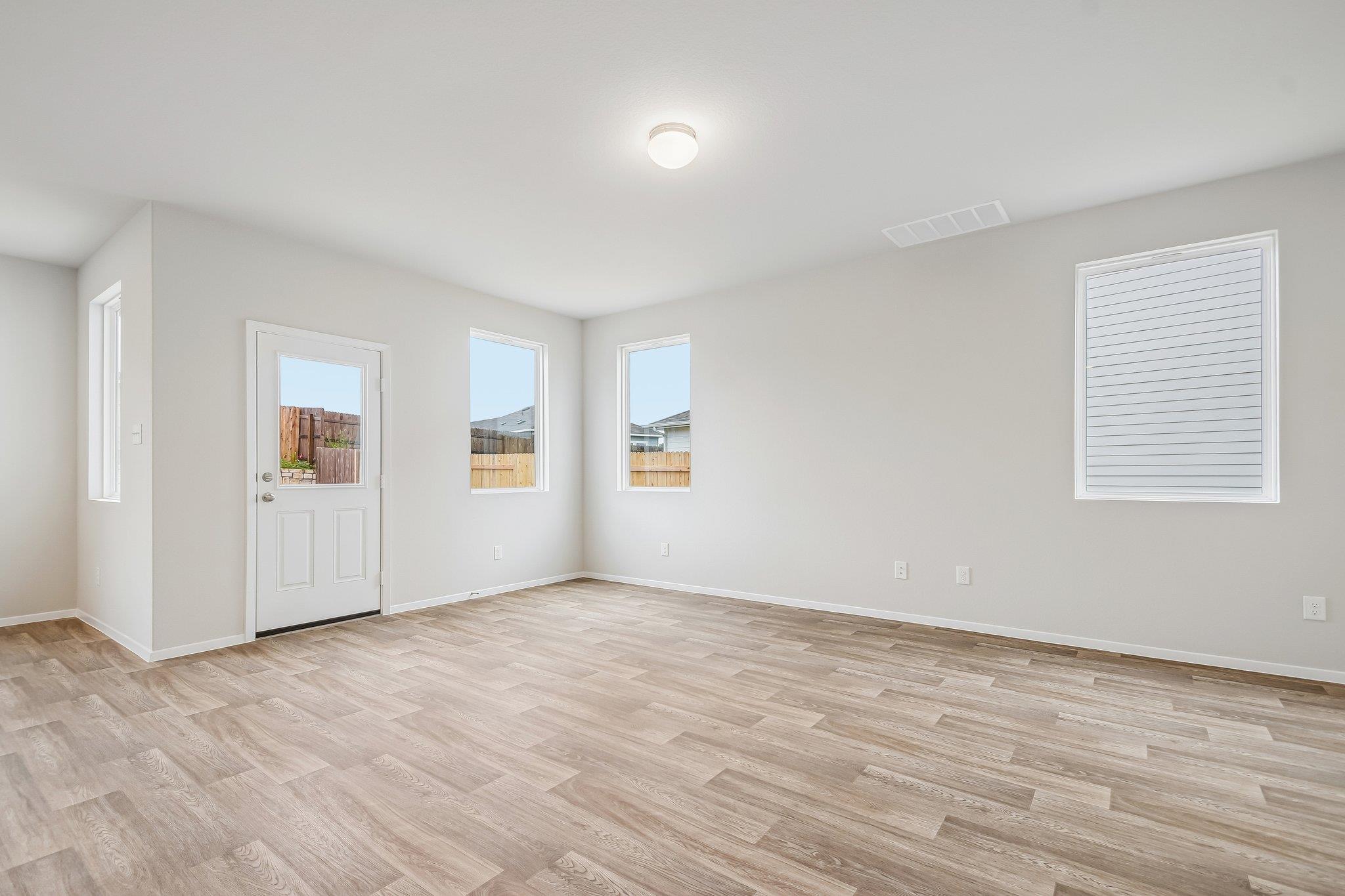 383 Jade St Property Photo 12