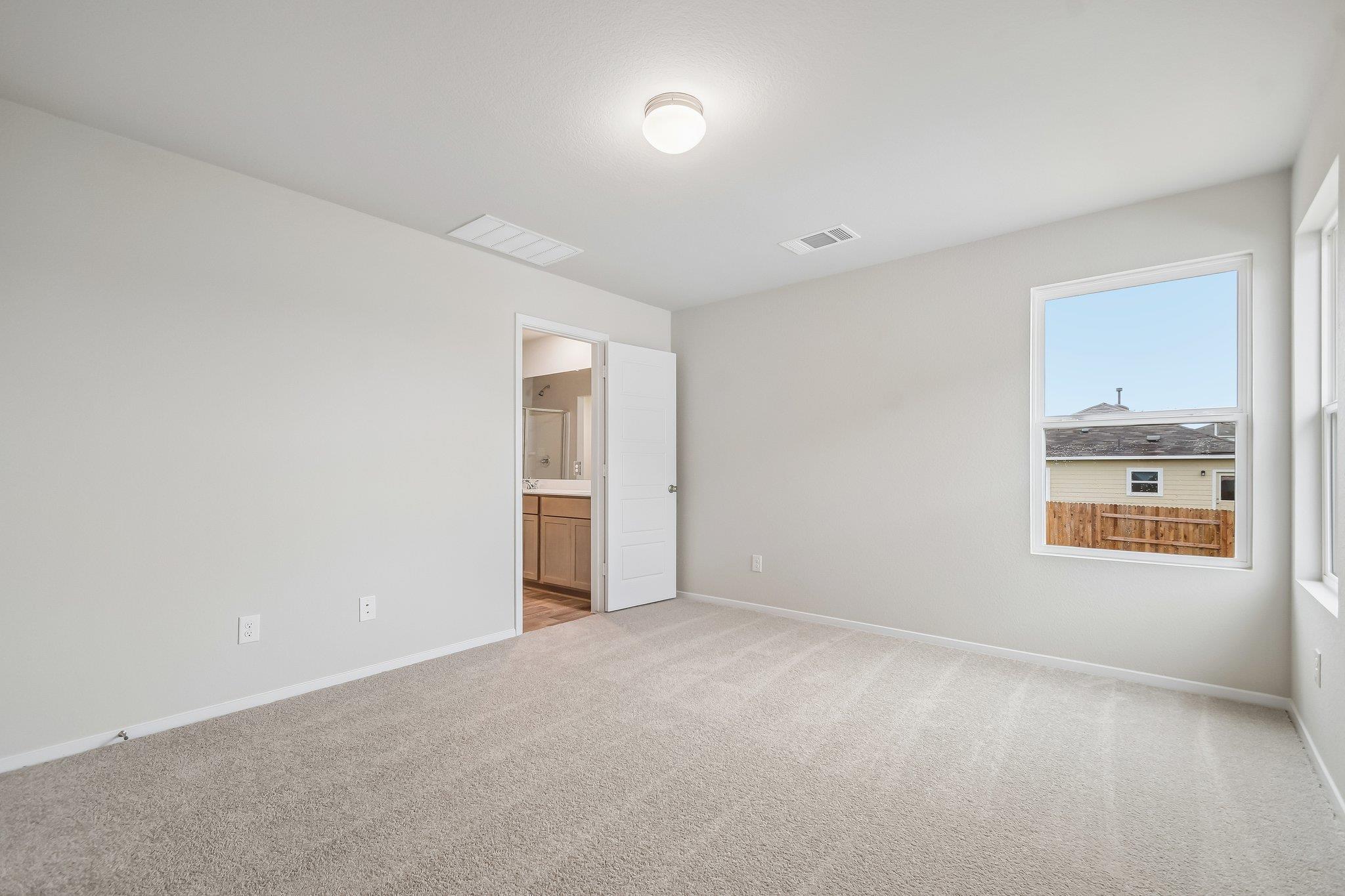 383 Jade St Property Photo 14