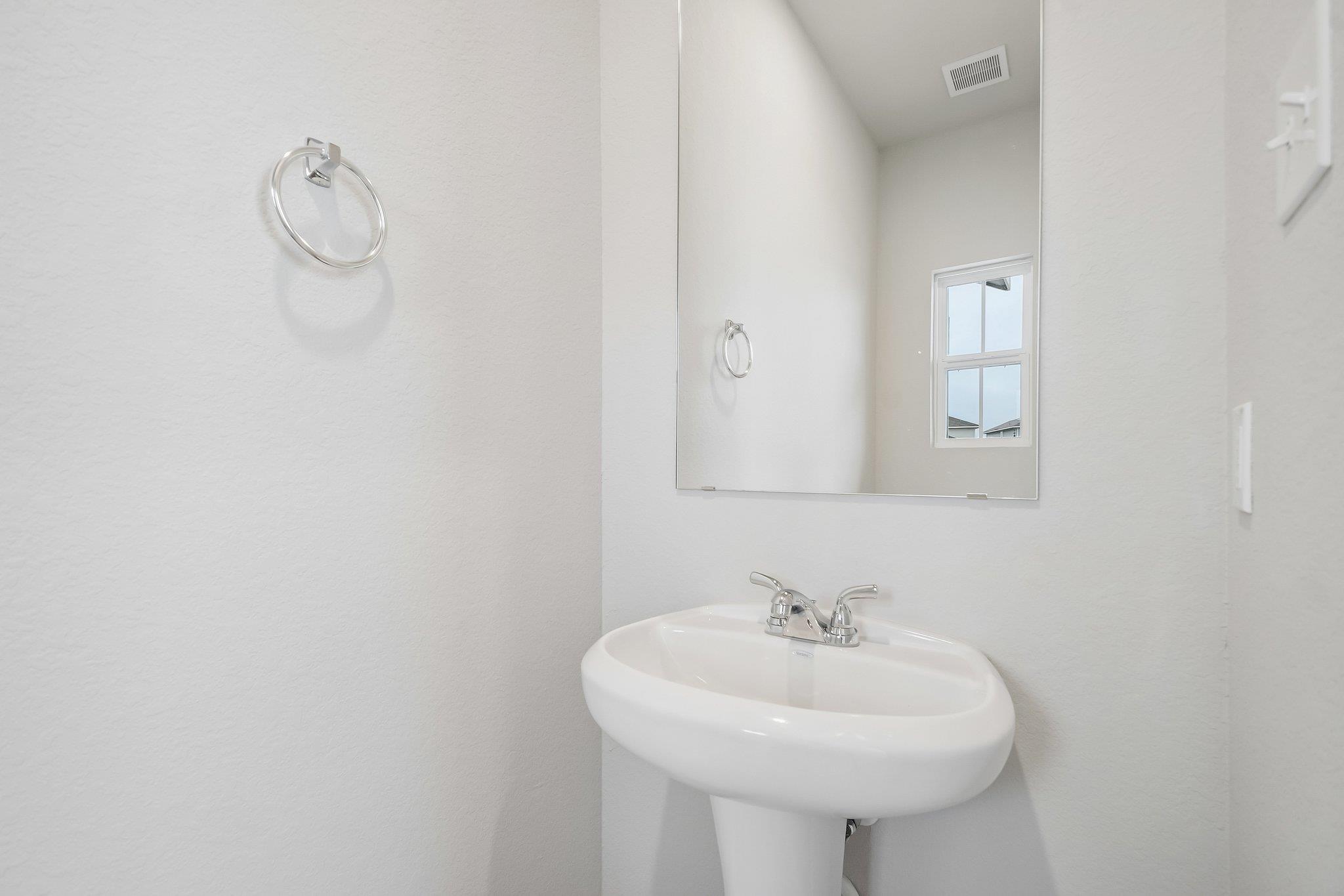 383 Jade St Property Photo 25
