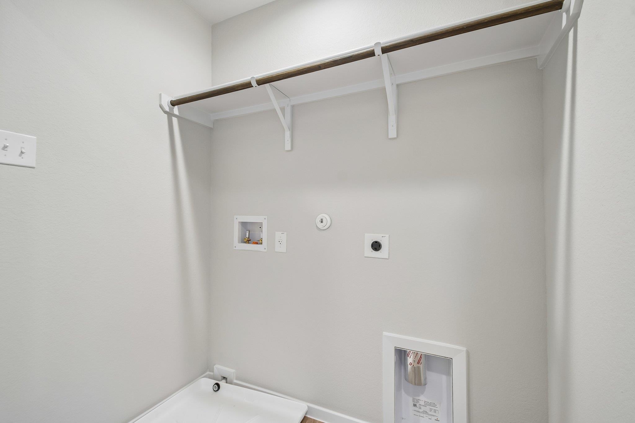 383 Jade St Property Photo 26